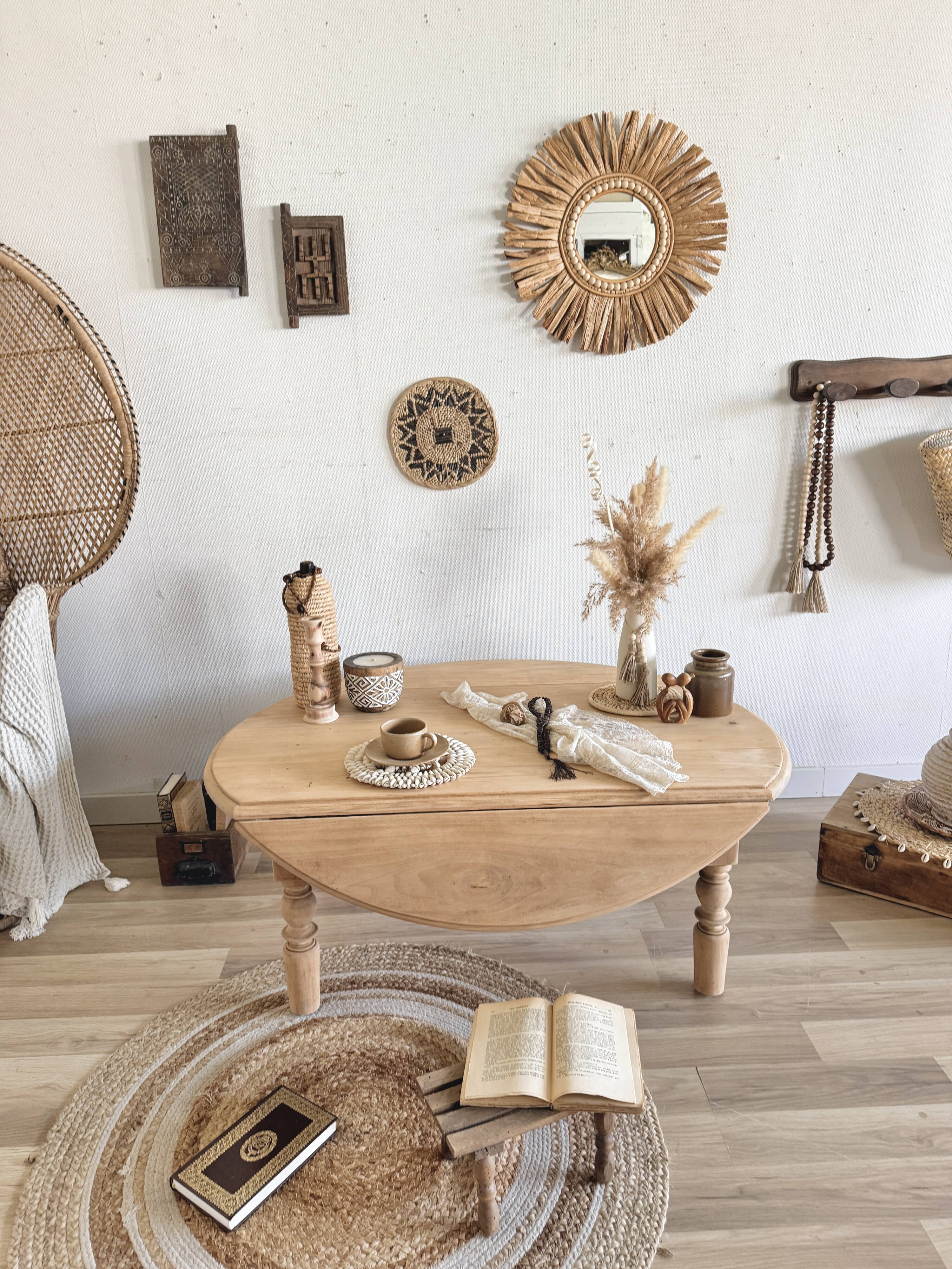 Folding coffee table