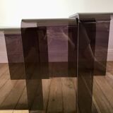 Ensemble de 3 tables basses gigognes en plexi fumé / violet années 70