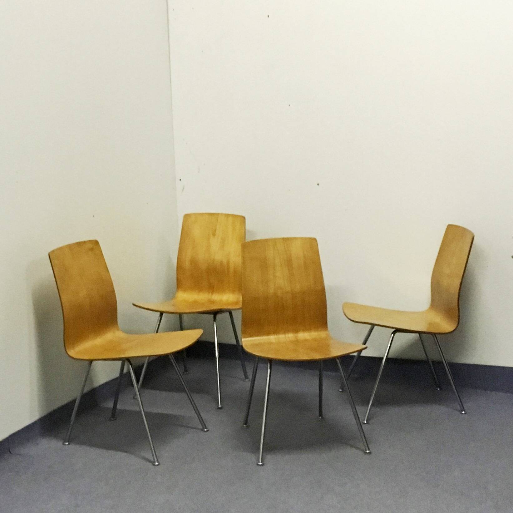 4 Swiss modernist chairs, moulded plywood and metal – circa 1960
