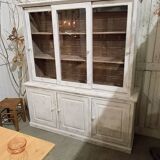 Buffet with 2 glass doors