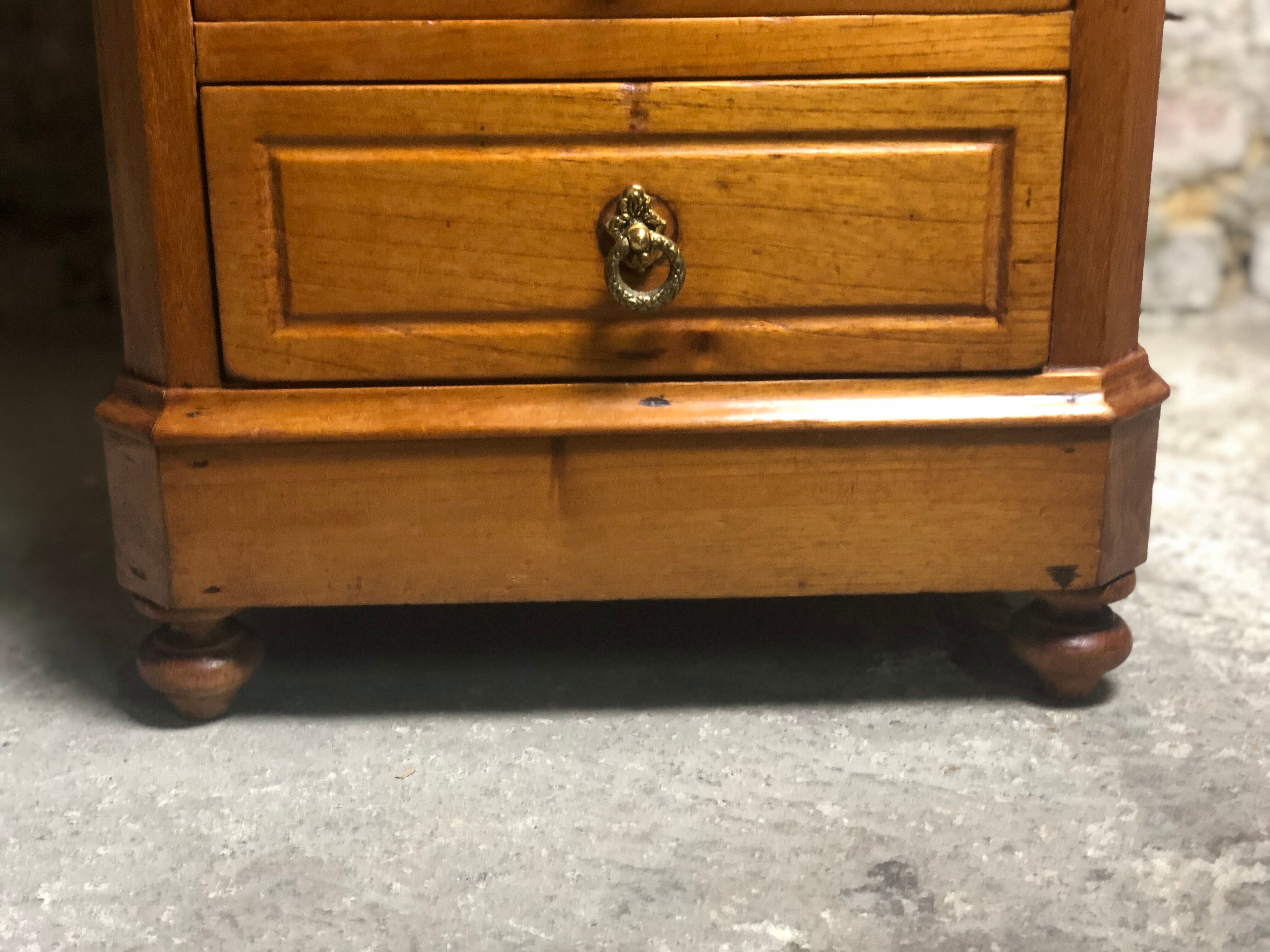 Waxed beech chiffon with white marble top