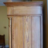 Pitch pine wood mirror bonnetiere