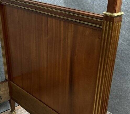 Parisian canopy bed – Louis XVI style – Mahogany and gilded bronze – circa 1