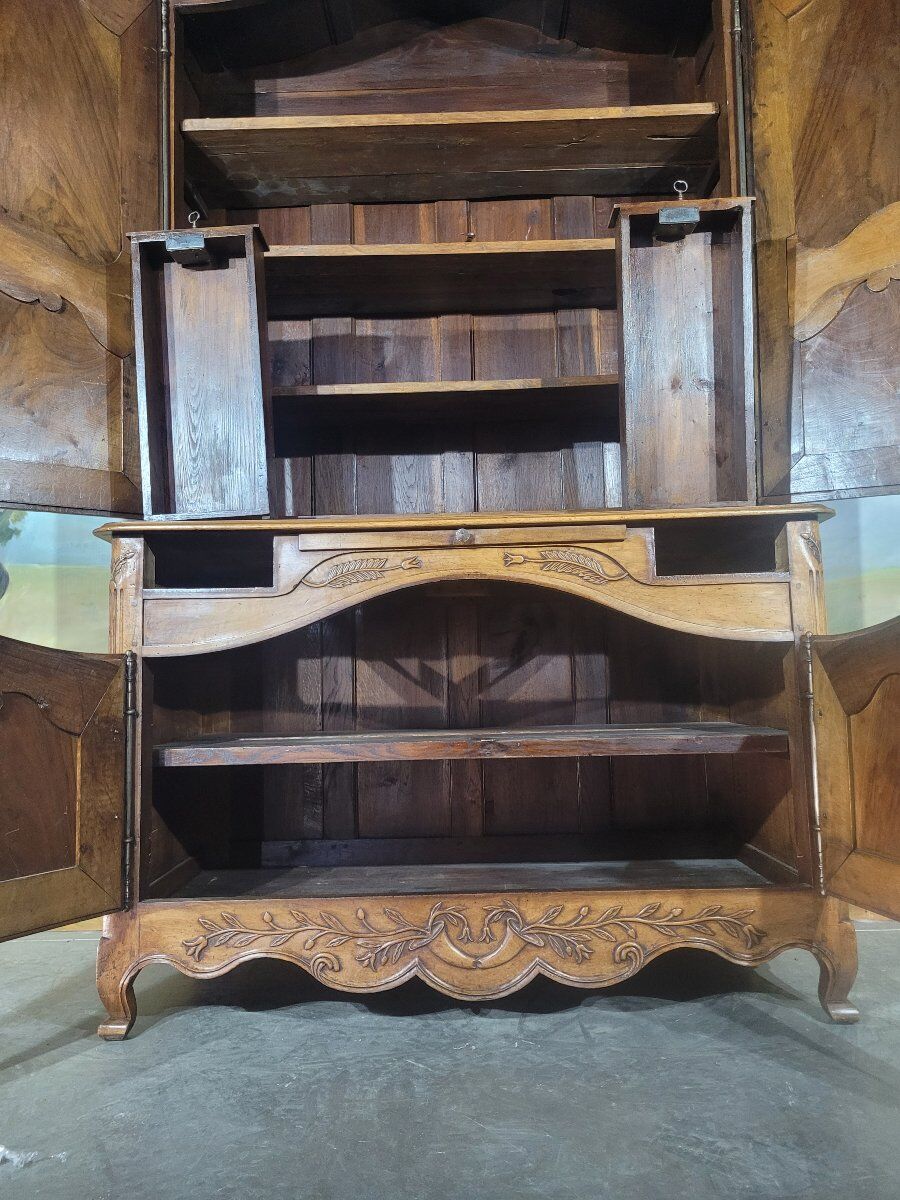 Louis XV two-body buffet with a gendarme hat