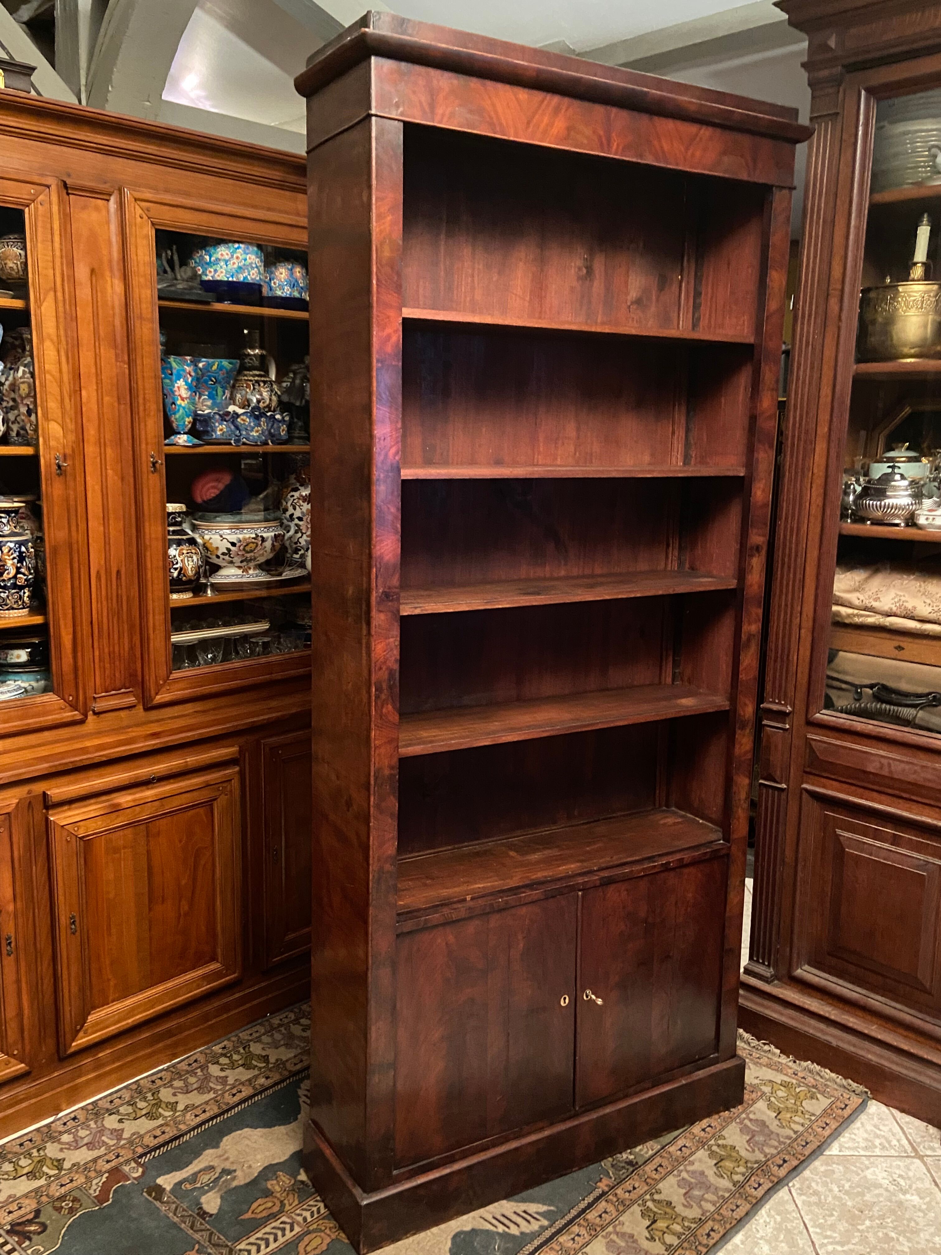 Fine mahogany library of the 1830s Louis-Philippe
