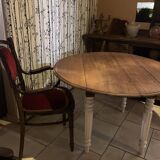 Revamped round butterfly table