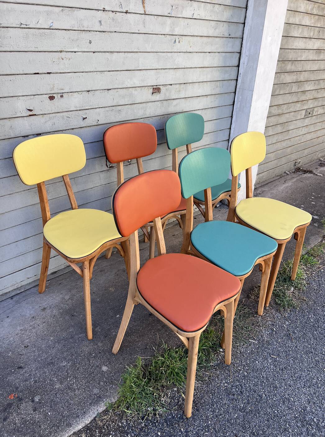(Lot) 6 Multicoloured Compass Leg Chairs