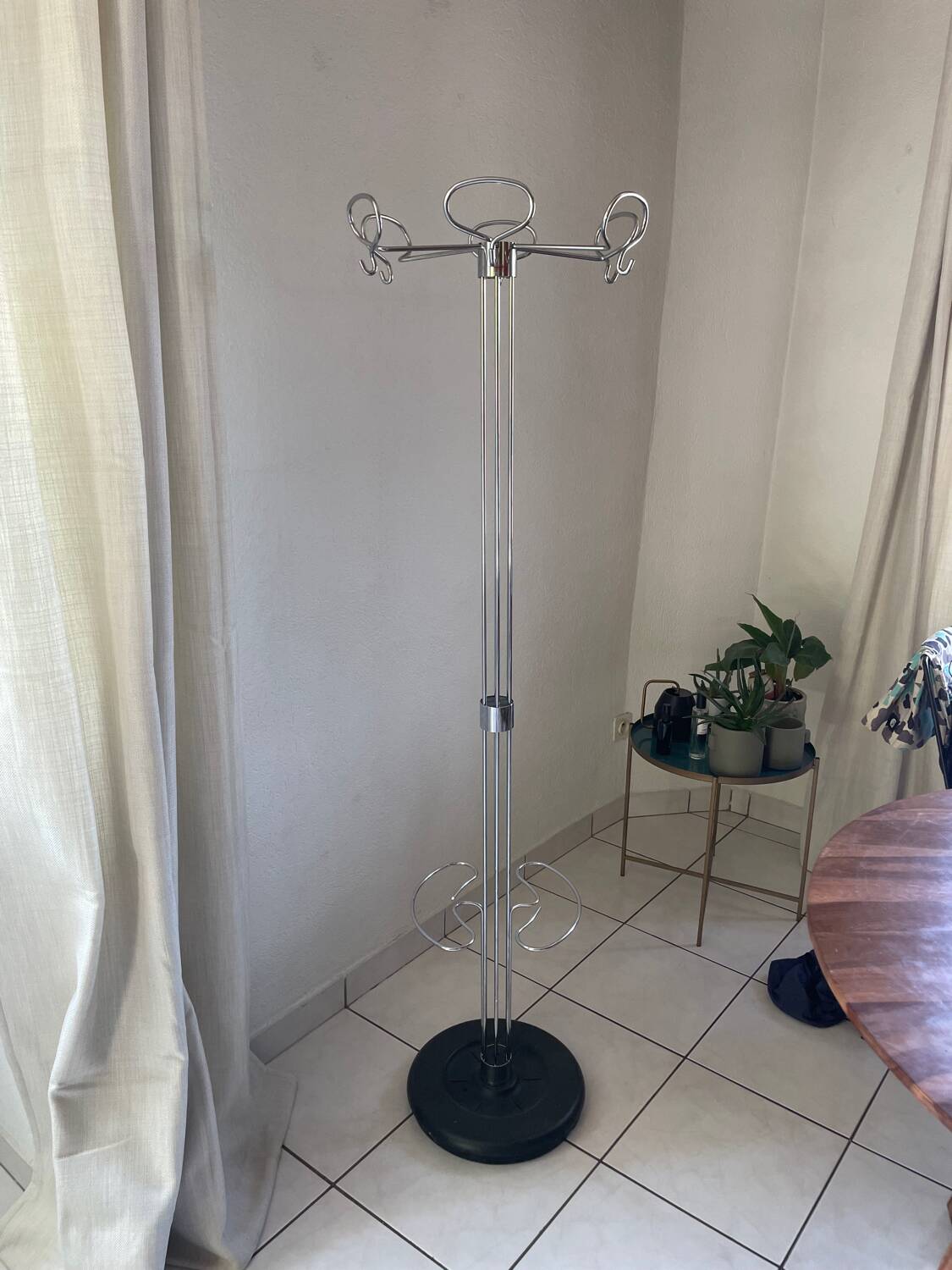 Vintage chrome coat rack – Isao Hosoe