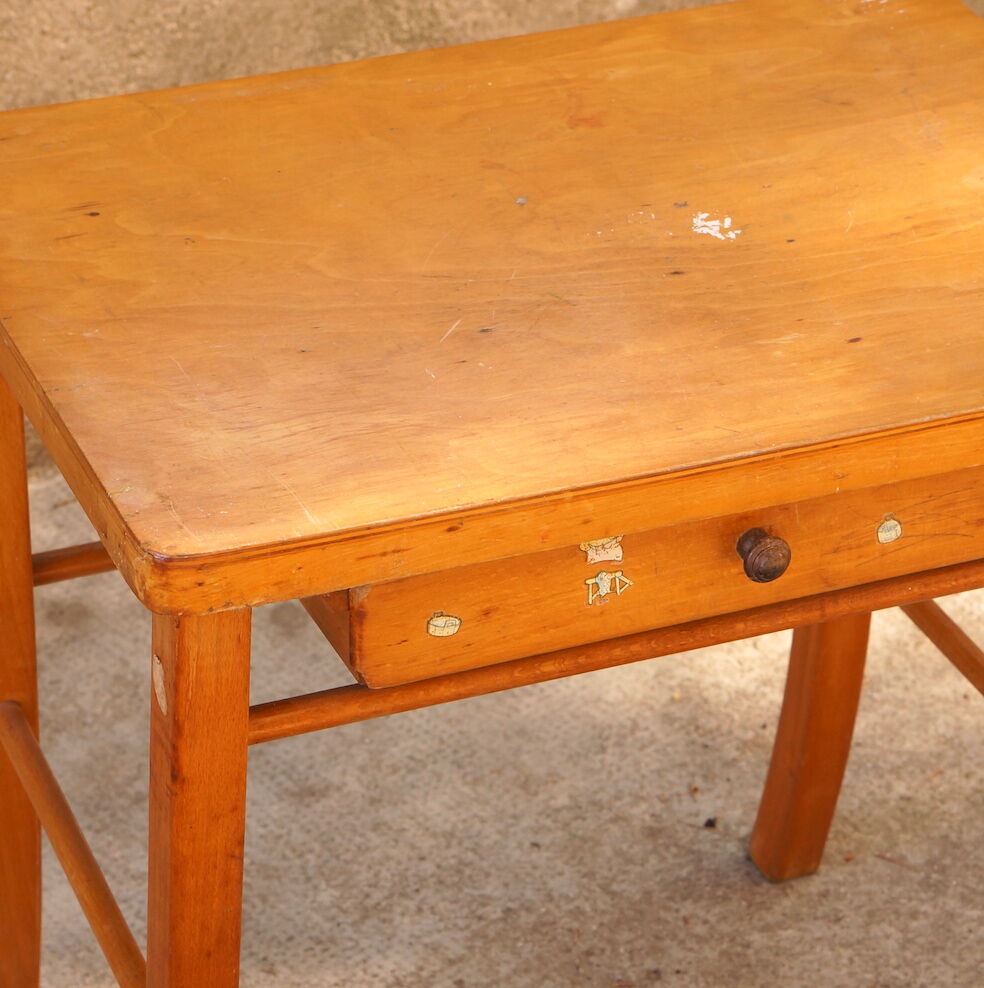 Desk and chair child baumann