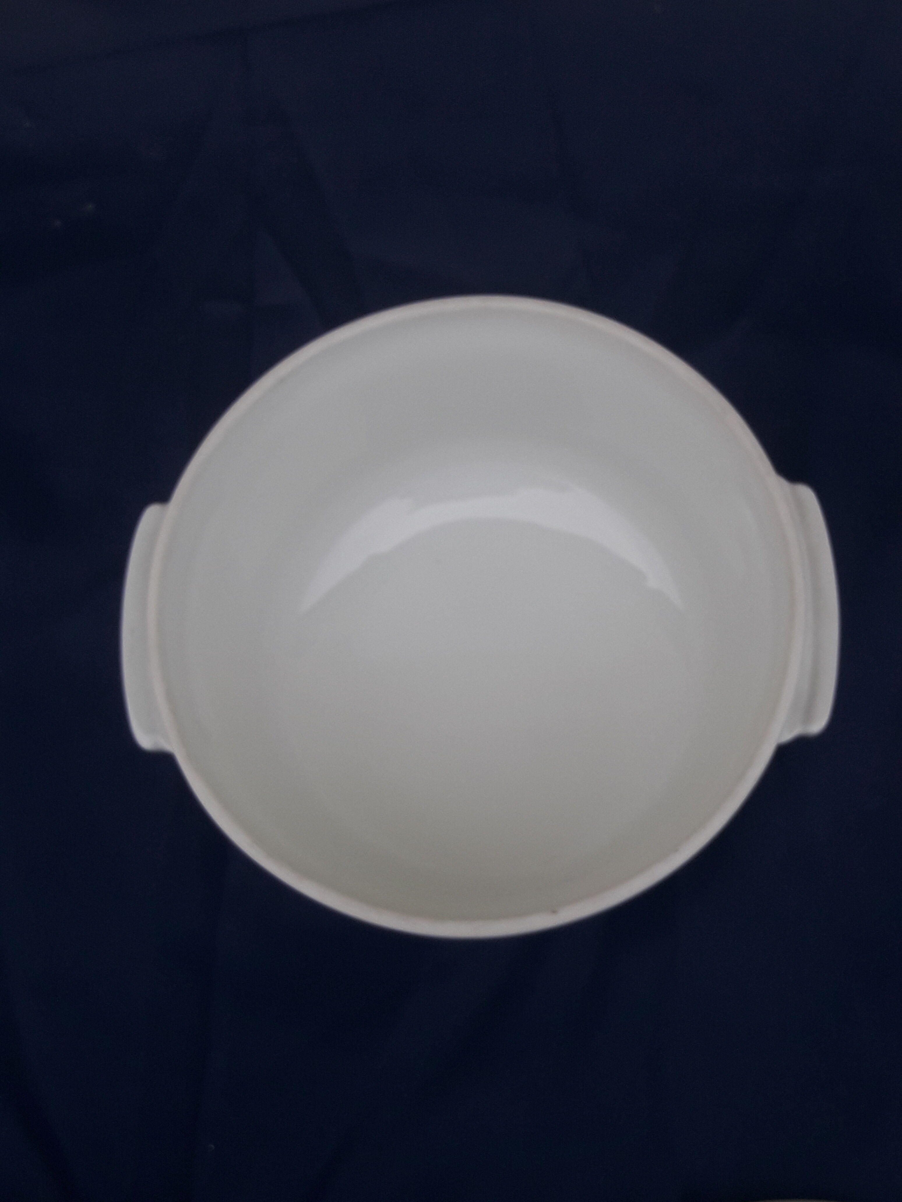 Sucrier en porcelaine de Paris modèle Fruits rouge Aluminite Frugier diam 12,5 cm
