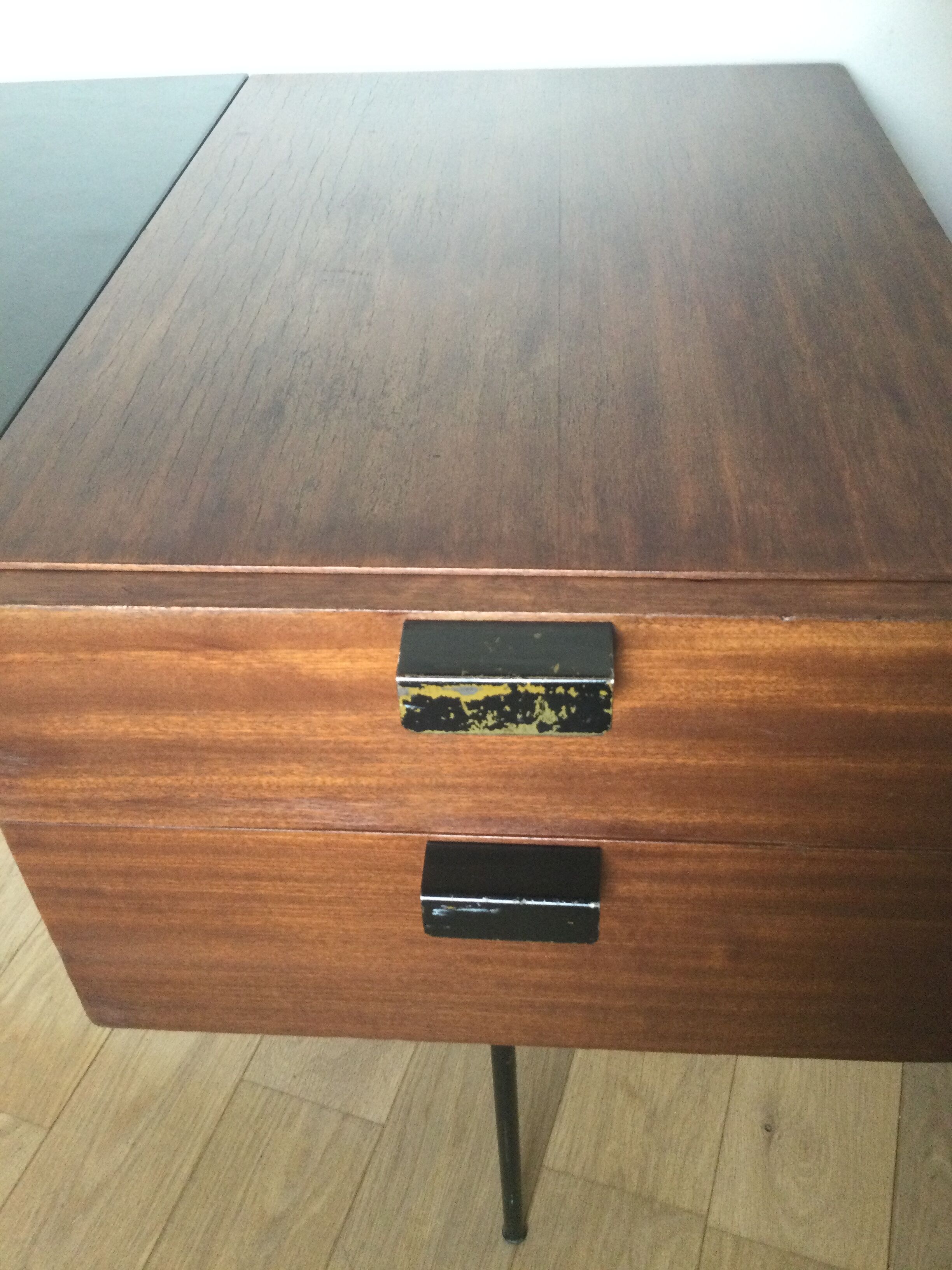 Bureau Pierre Paulin CM141