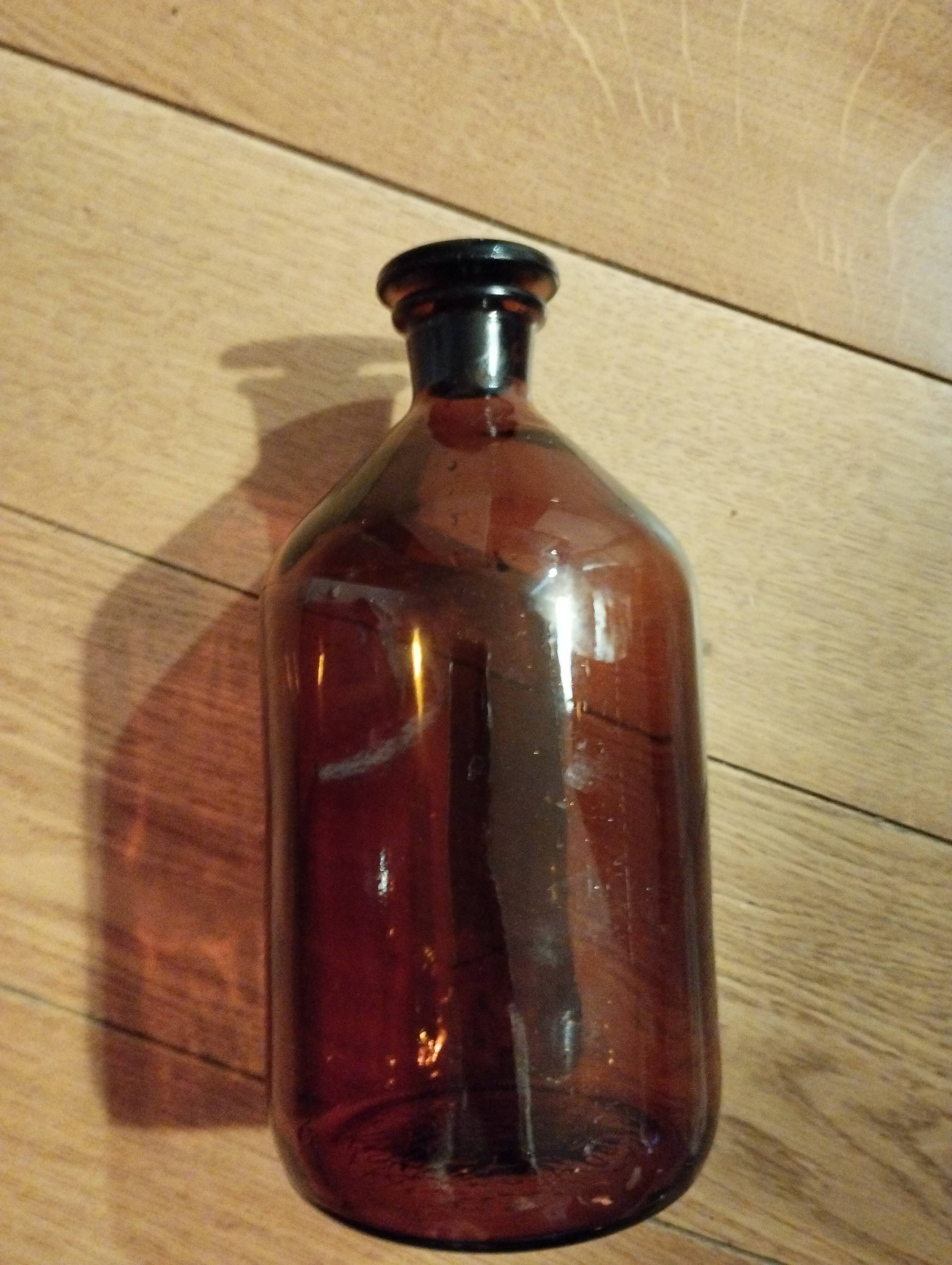 Laboratory bottle