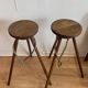 Paire de tabourets de bar, bois et cuir, vers 1950