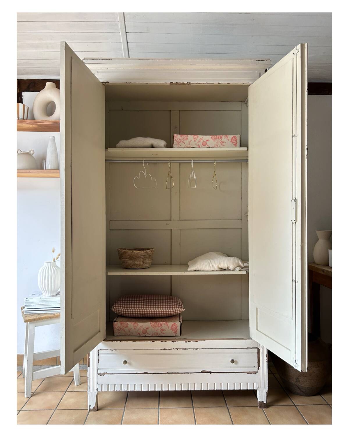 Armoire parisienne