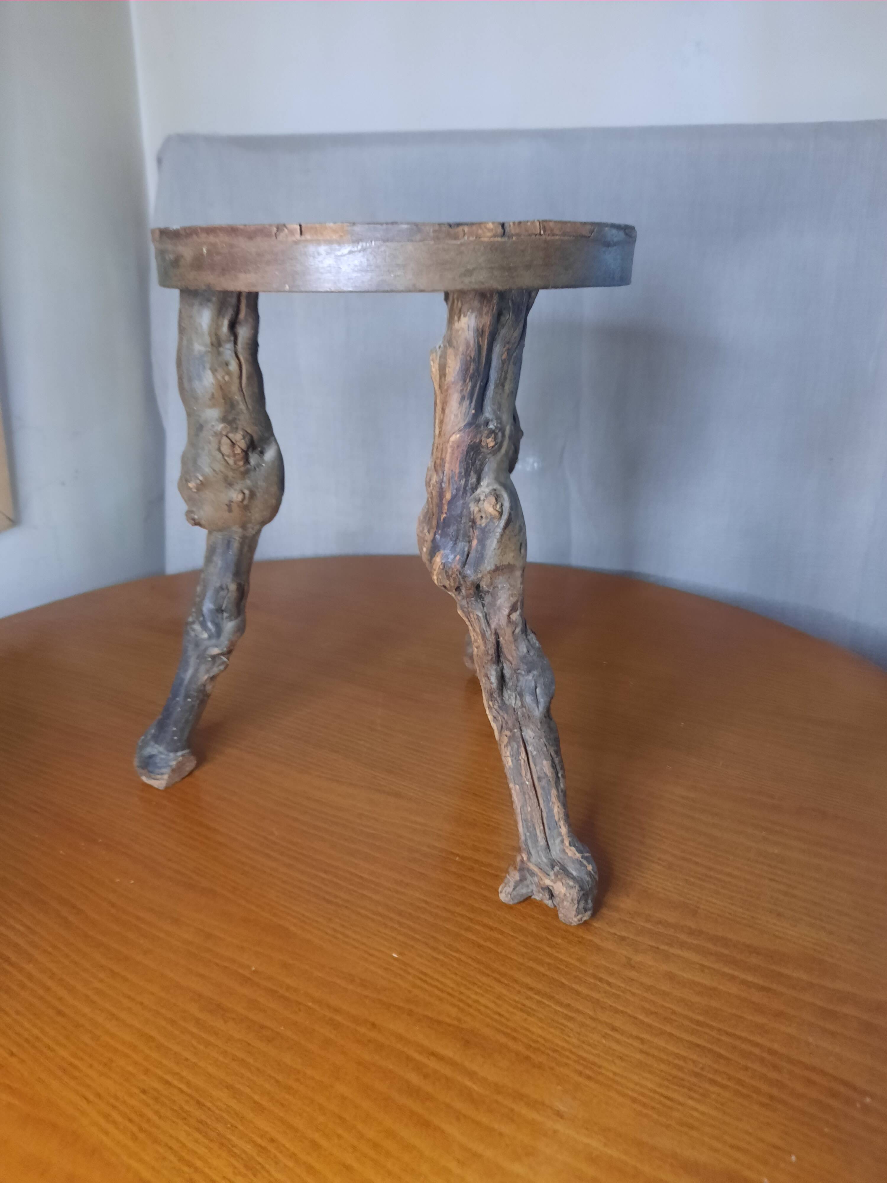 Tabouret ancien ceps de vigne