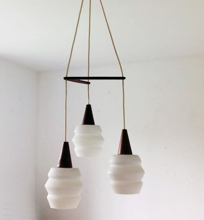 Scandinavian boomerang suspension in teak and opaline