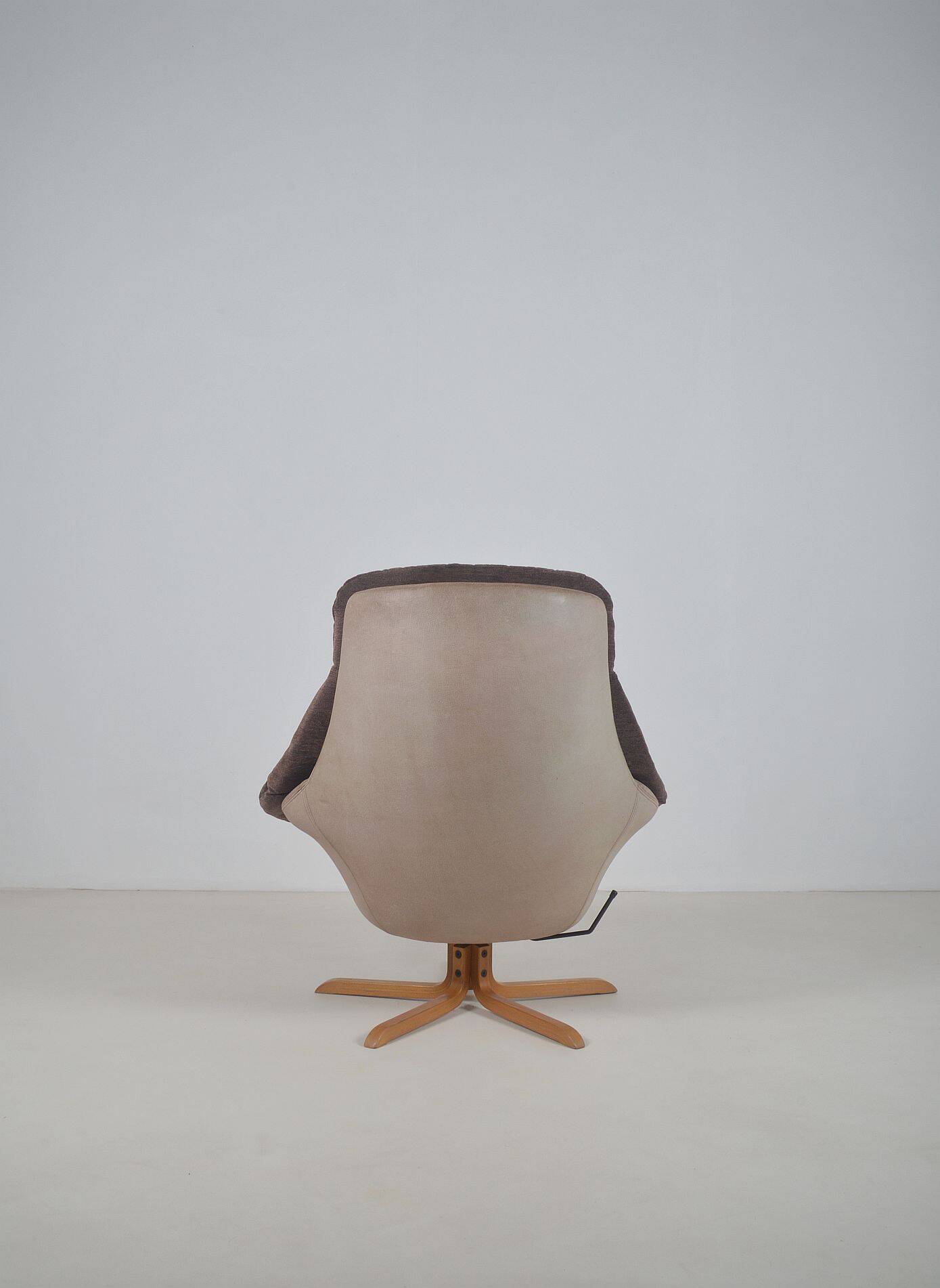 Danish lounge chair designed by H.W. Small for Bramin, 1970s