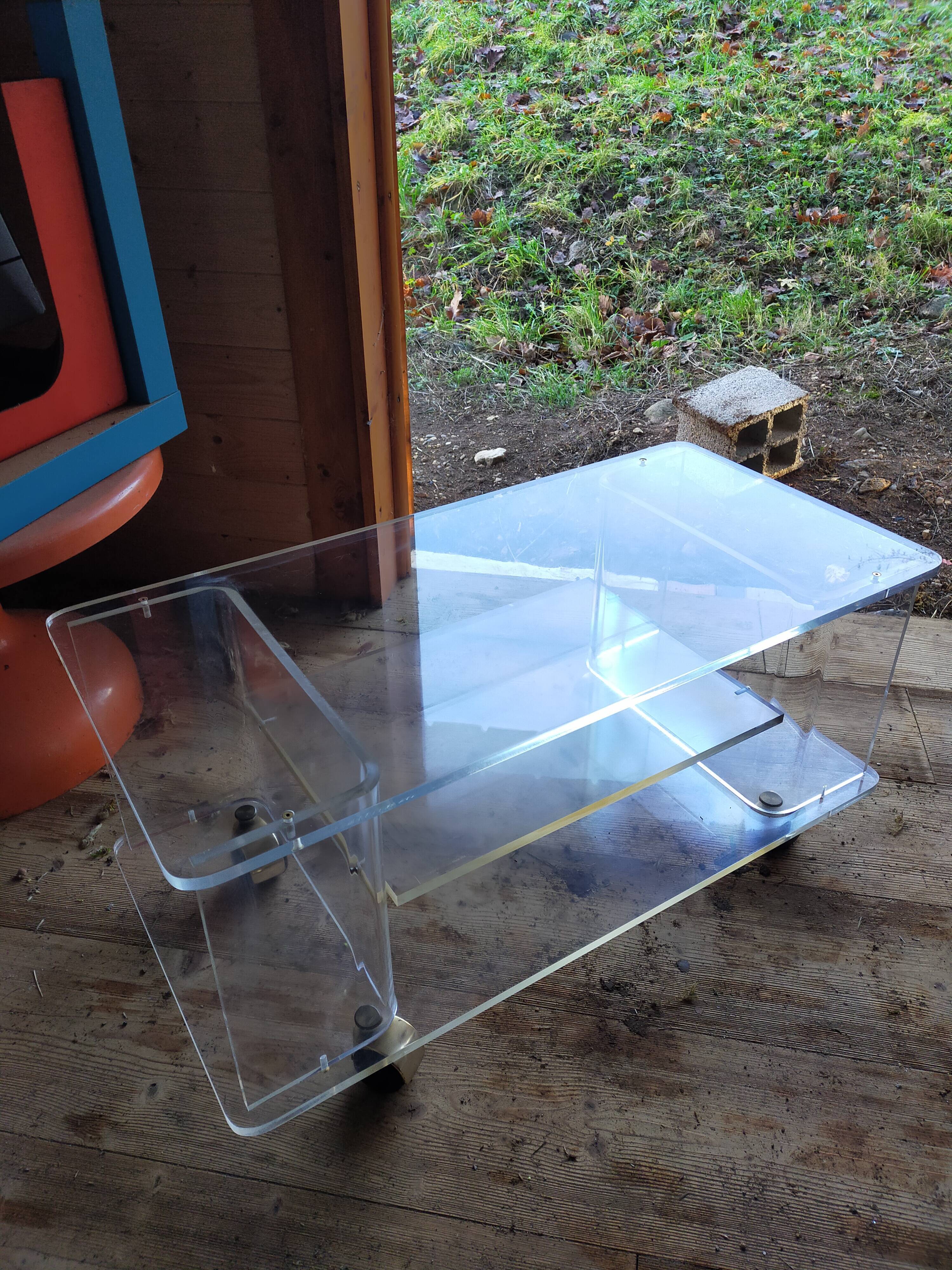 Polycarbonate TV stand "les Invisibles" by Marais