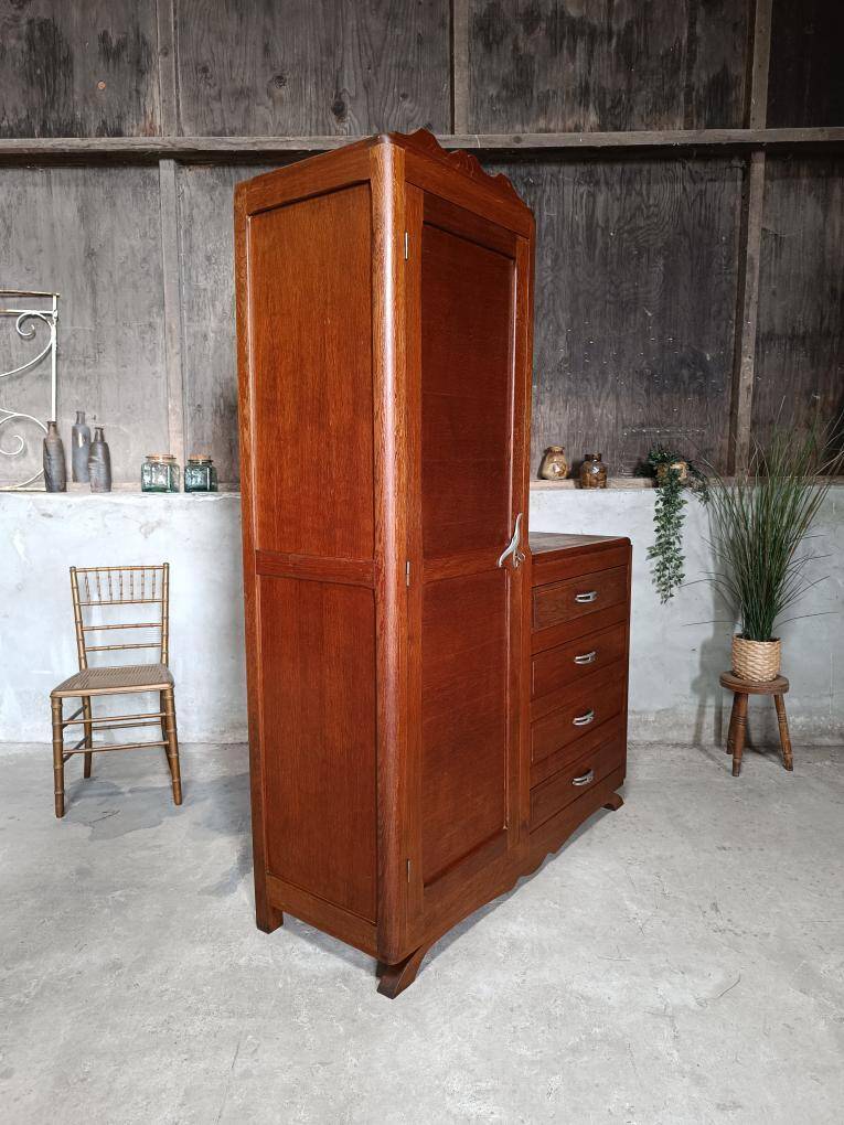 Armoire asymétrique