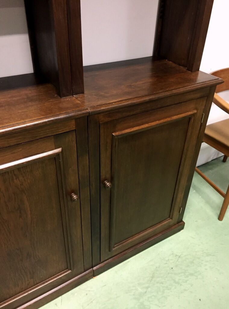 The 1940s oak bookcase