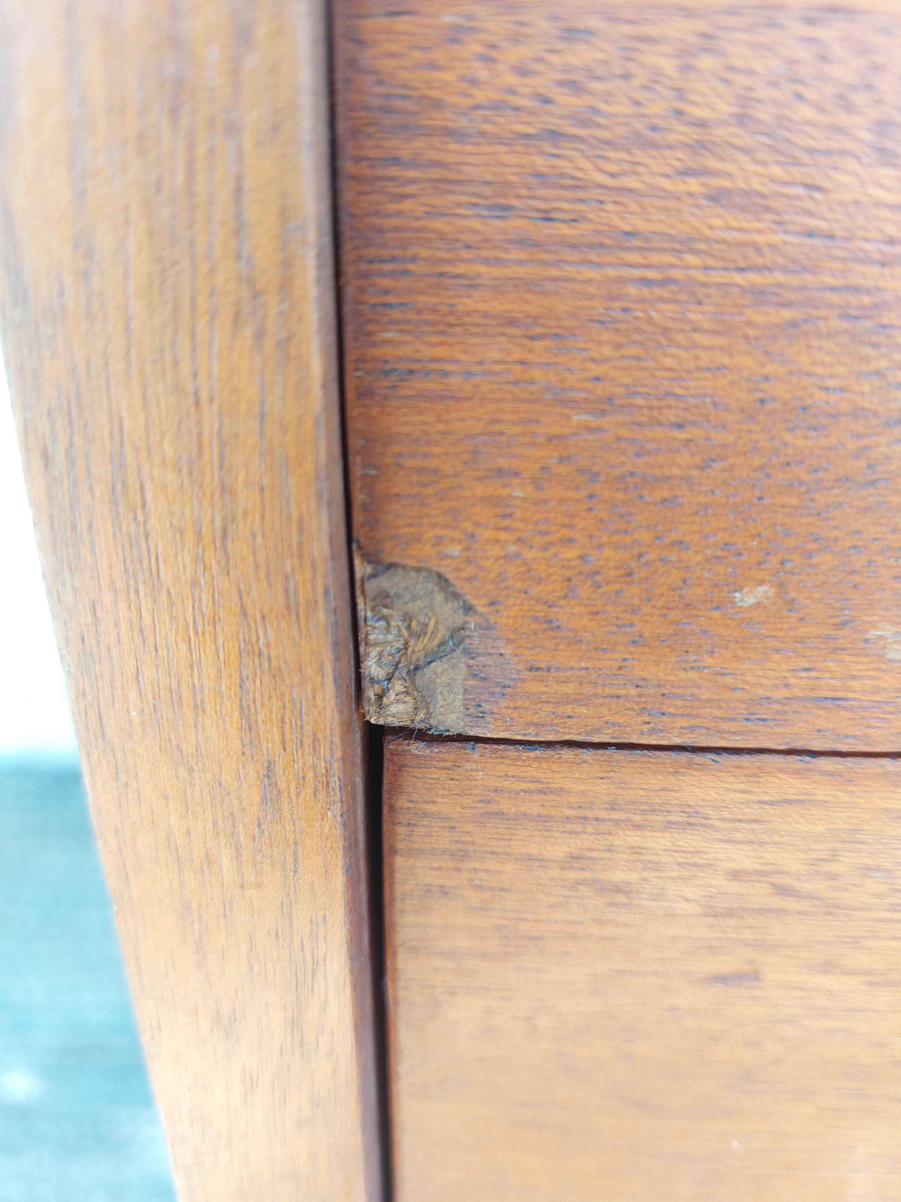 commode vintage, pieds fuseaux