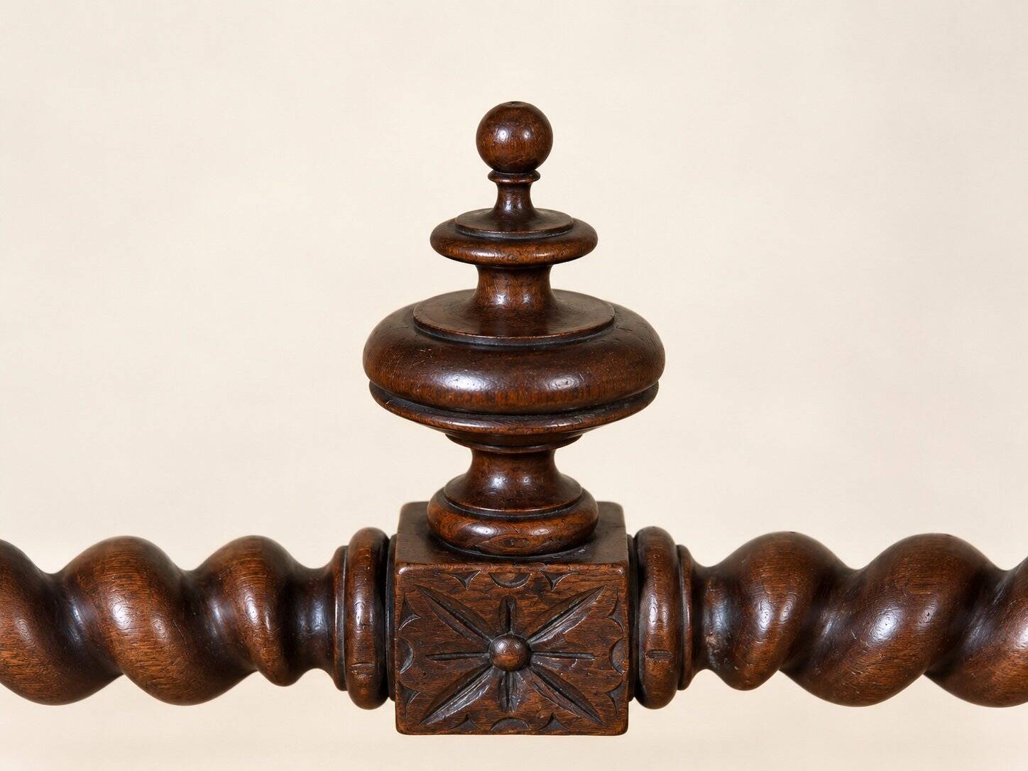 Flat desk – Louis XIII style – Carved solid oak – 19th century