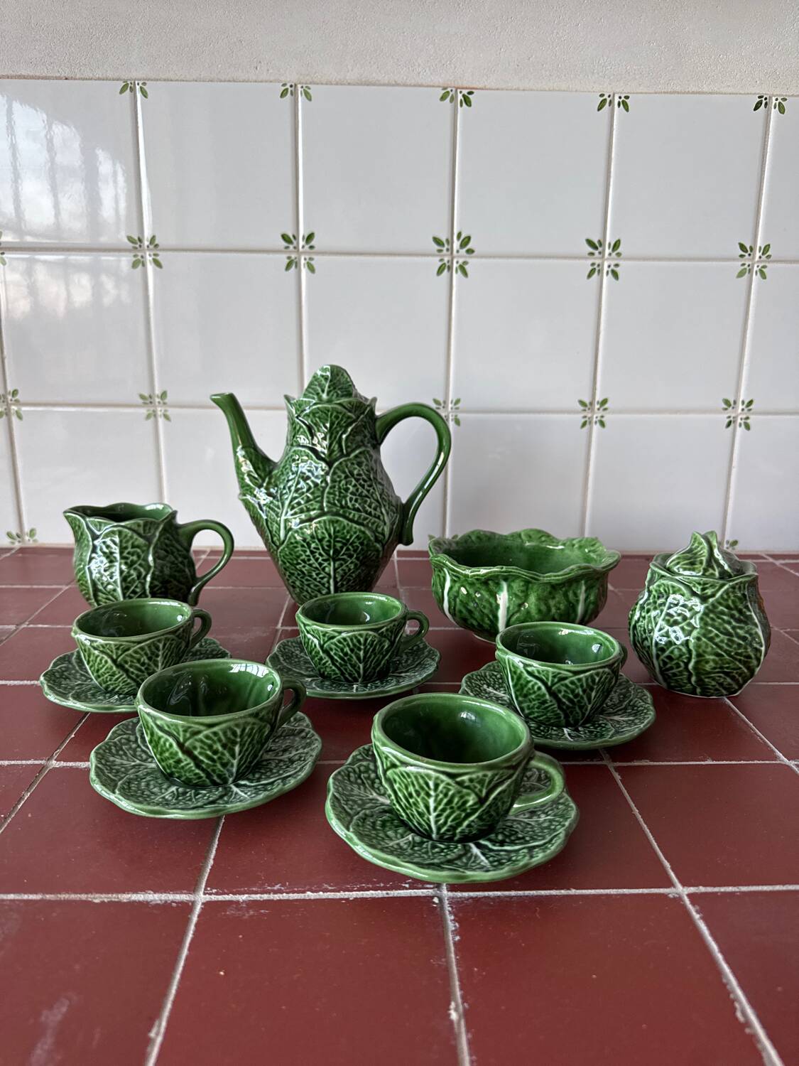 14-piece coffee/tea set – Barbotine "Chou" – Caldas da Rainha, Portugal