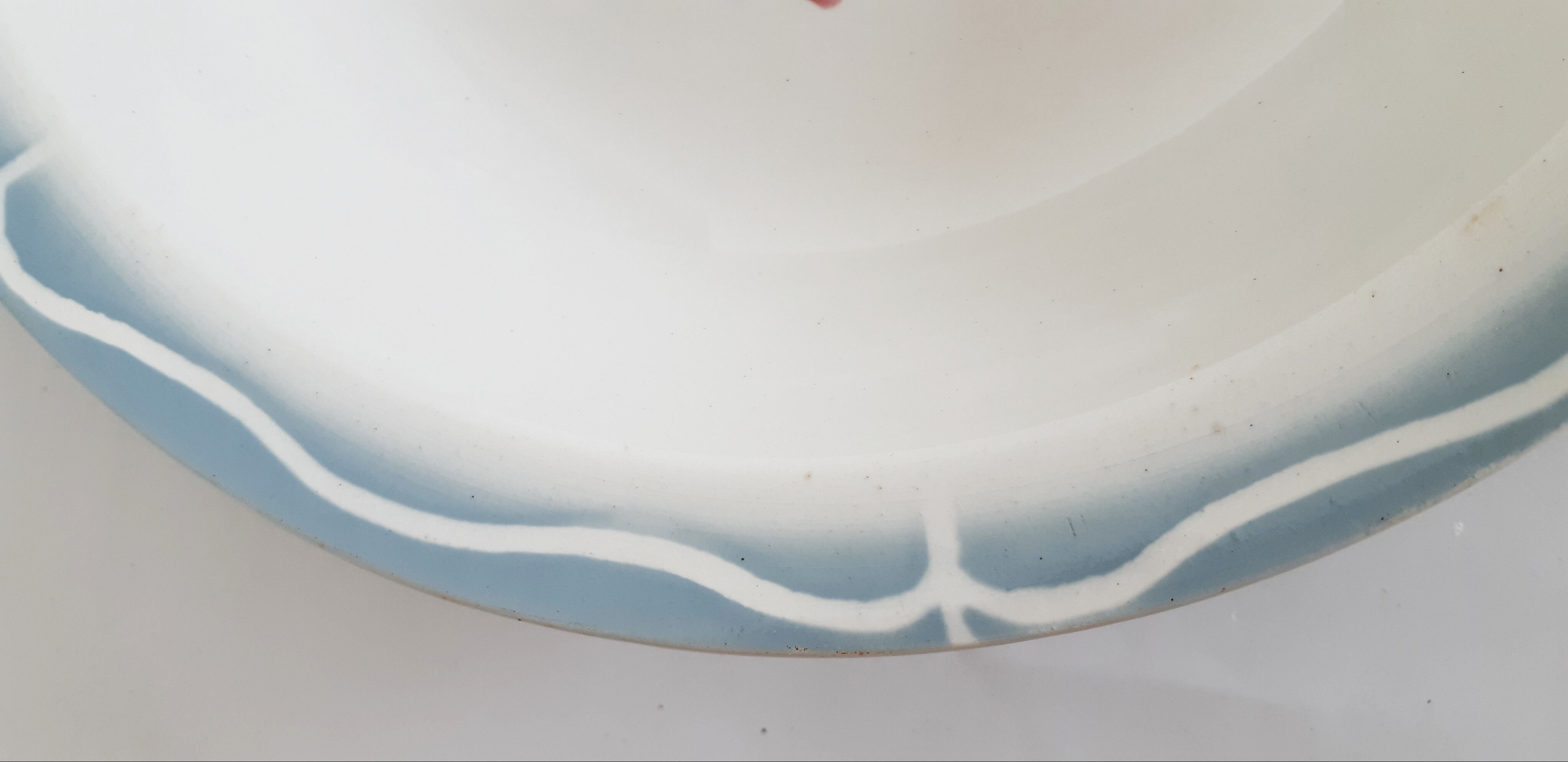 Hollow serving dish in Sarreguemines earthenware, Alesia de Digoin, French vntage, 50s