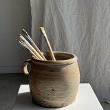 Large stoneware pot with ribbed handle H16