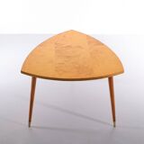 Table basse triangle en bois d'érable années 1950 hollande