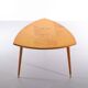Table basse triangle en bois d'érable années 1950 hollande