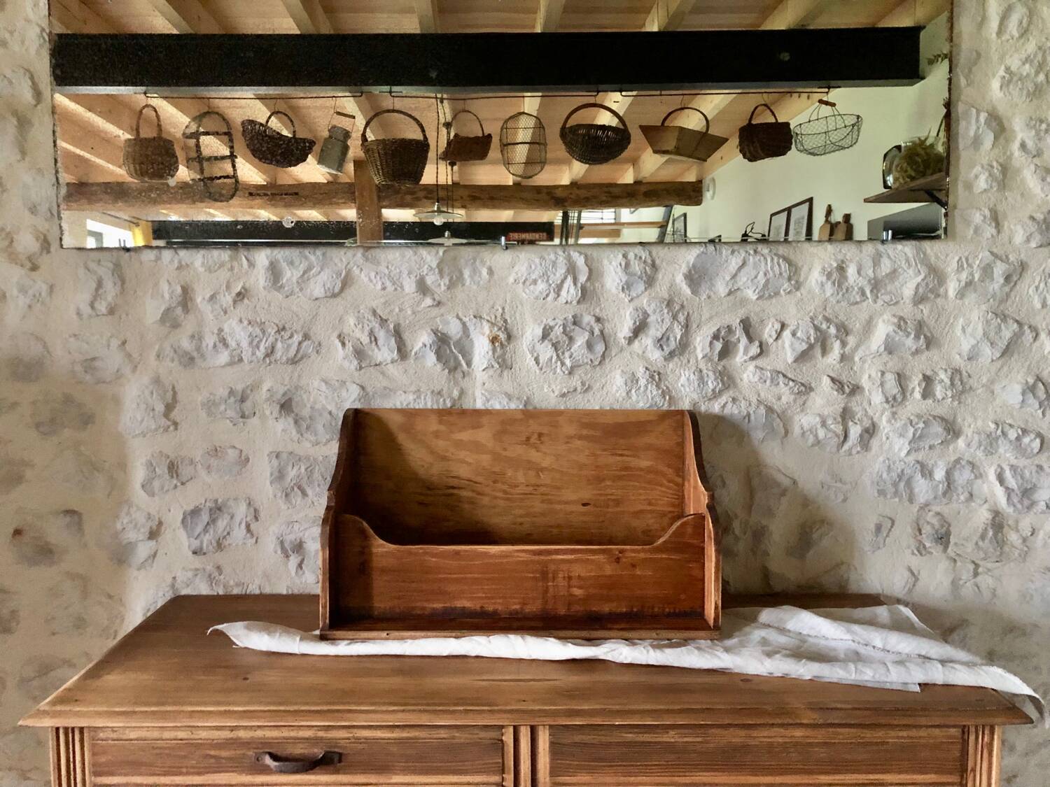 Renovated country shelf