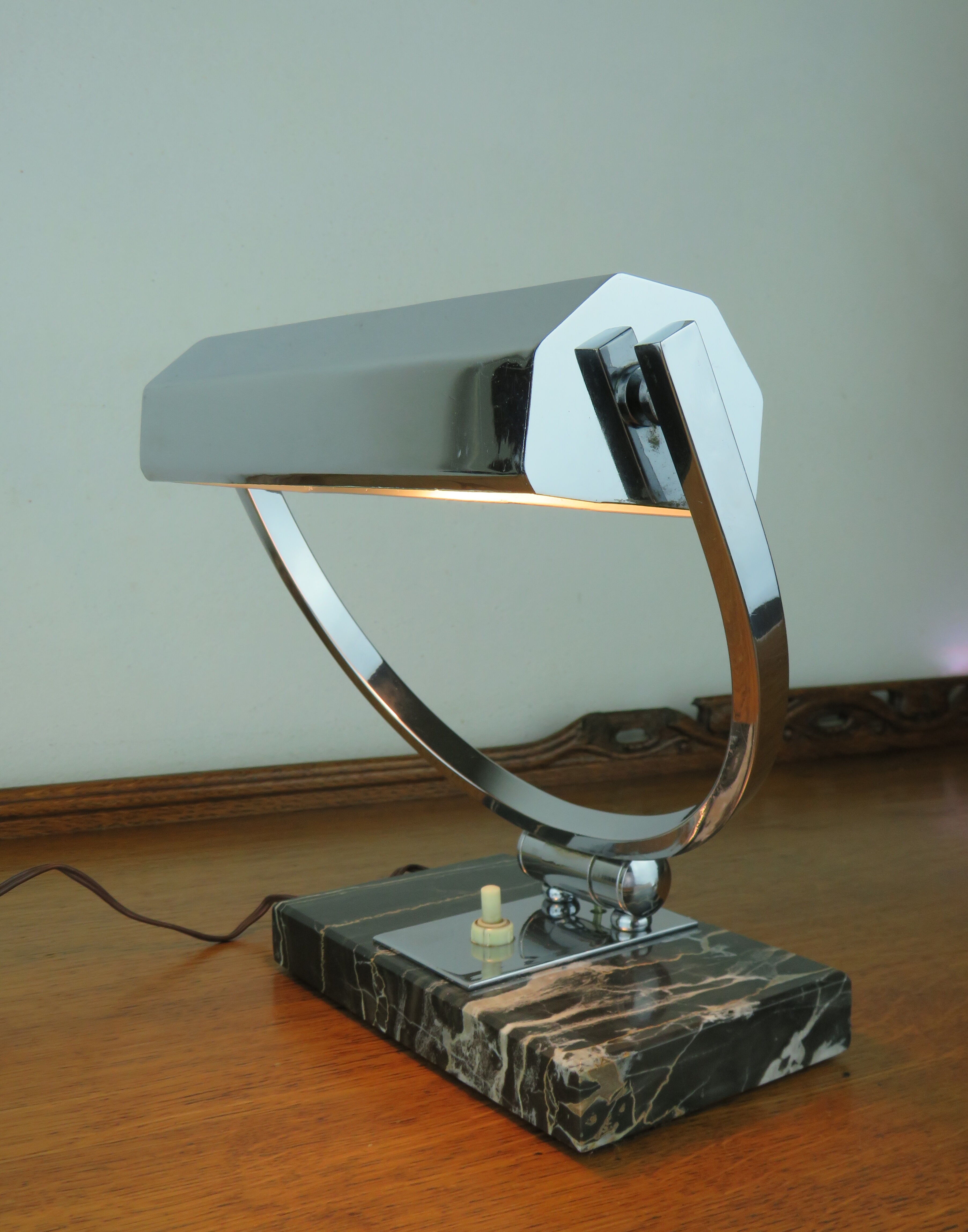 Italian Art Deco desk lamp from the 1930s