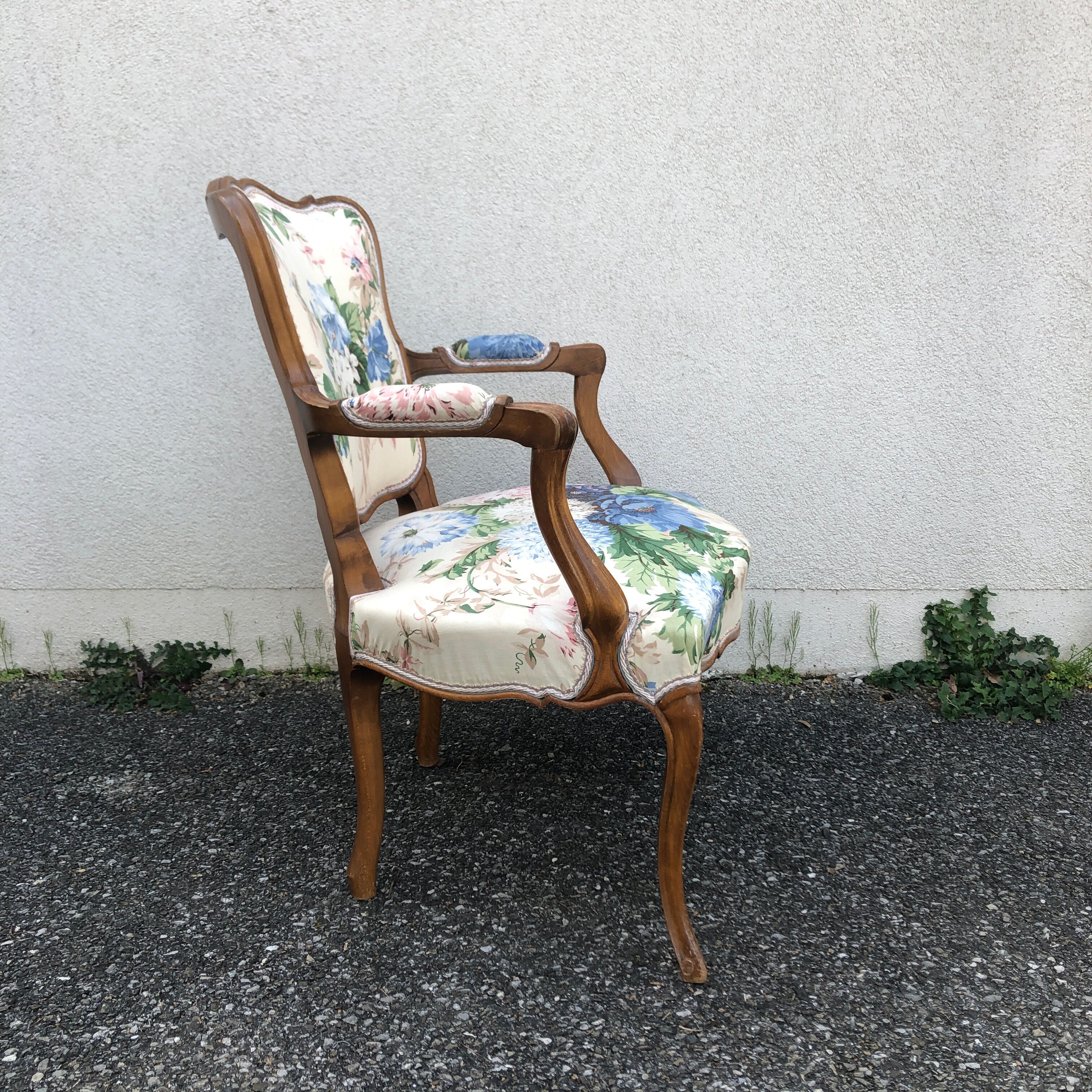 Cabriolet armchair