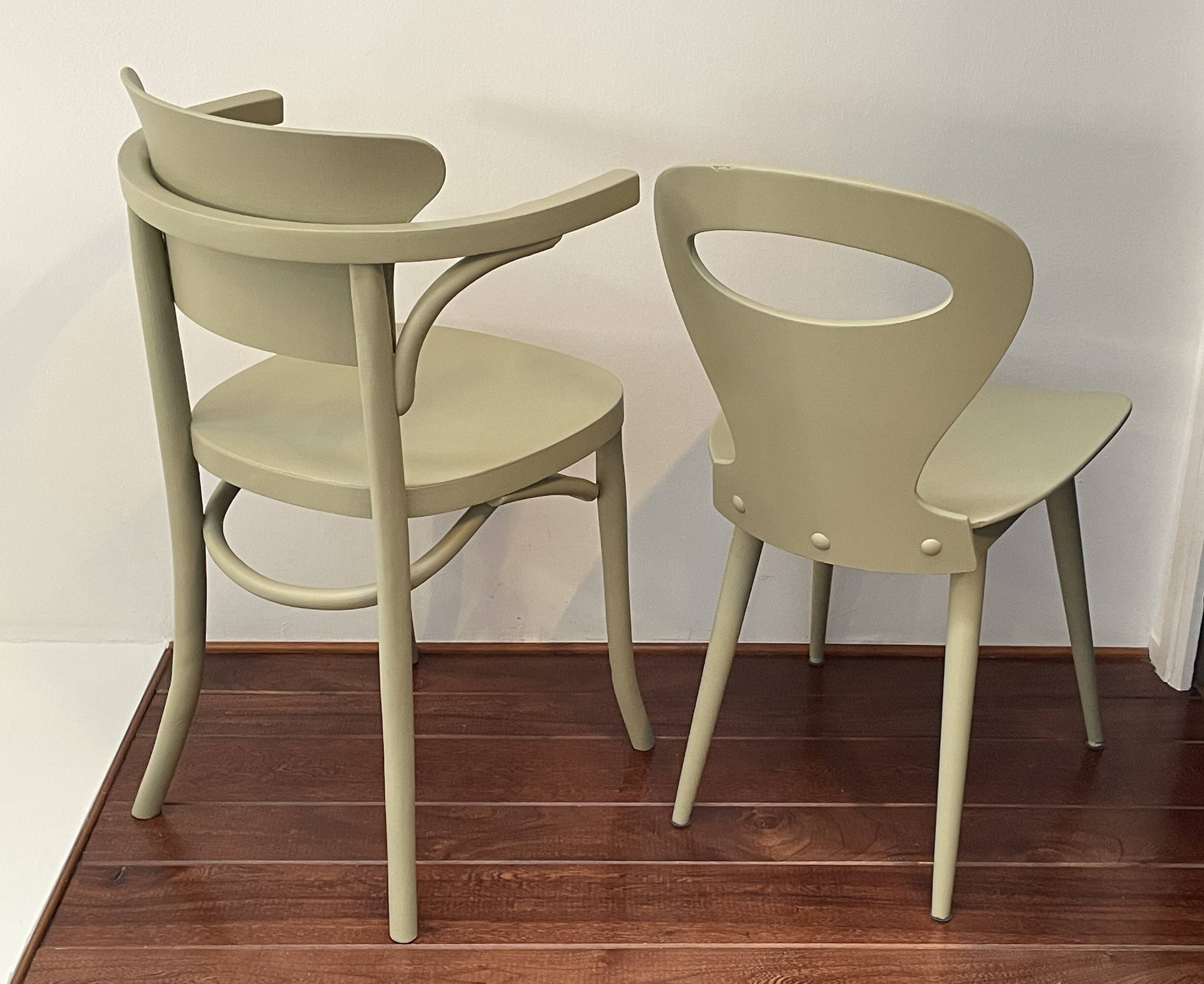 Set of 2 BISTROT wooden seats: BAUMANN chair and LUTERMA armchair.