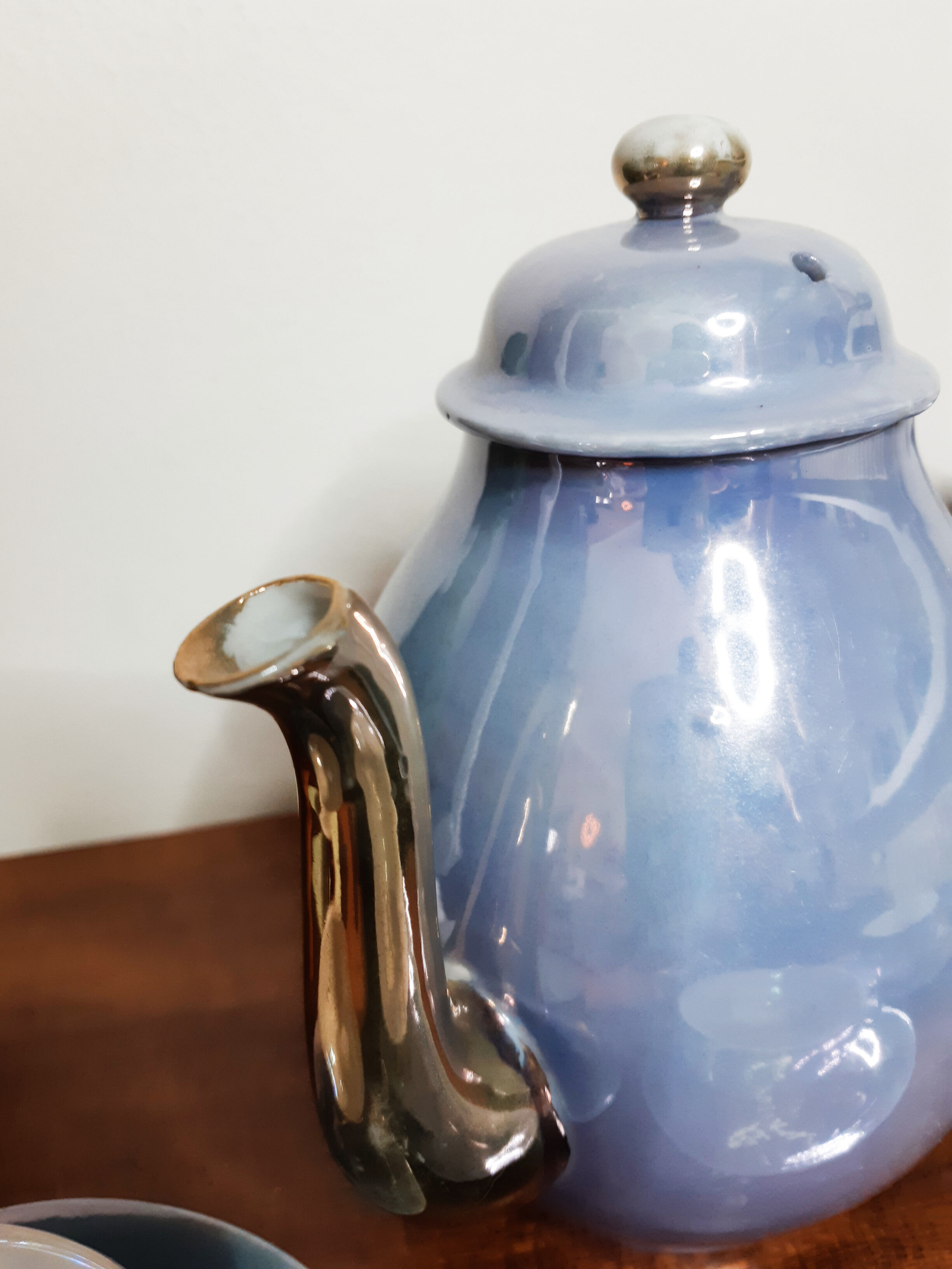 Tea set in fine Japanese porcelain pearl blue and gold