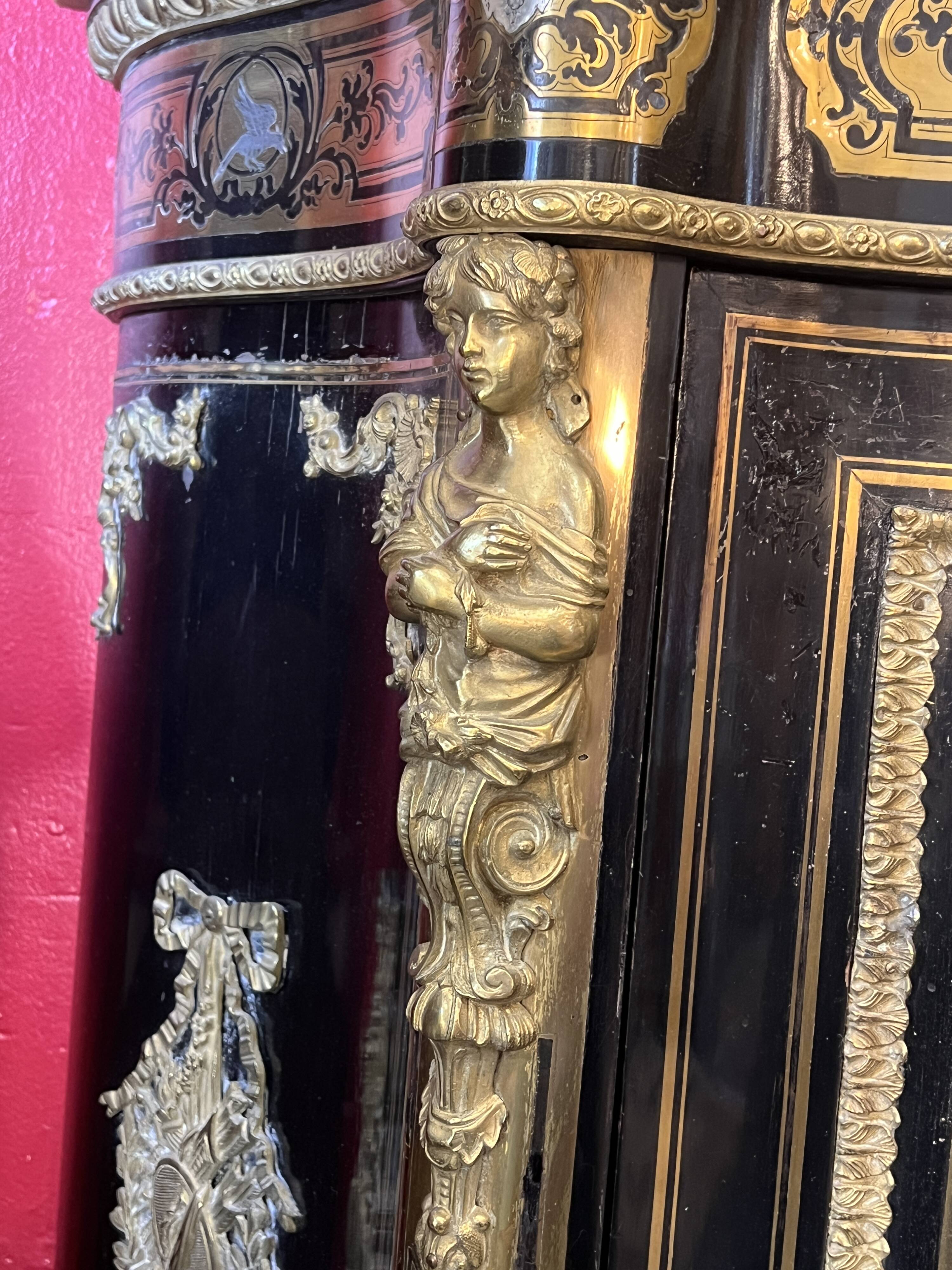 Low Boulle marquetry buffet, curved support furniture, Napoléon III period.