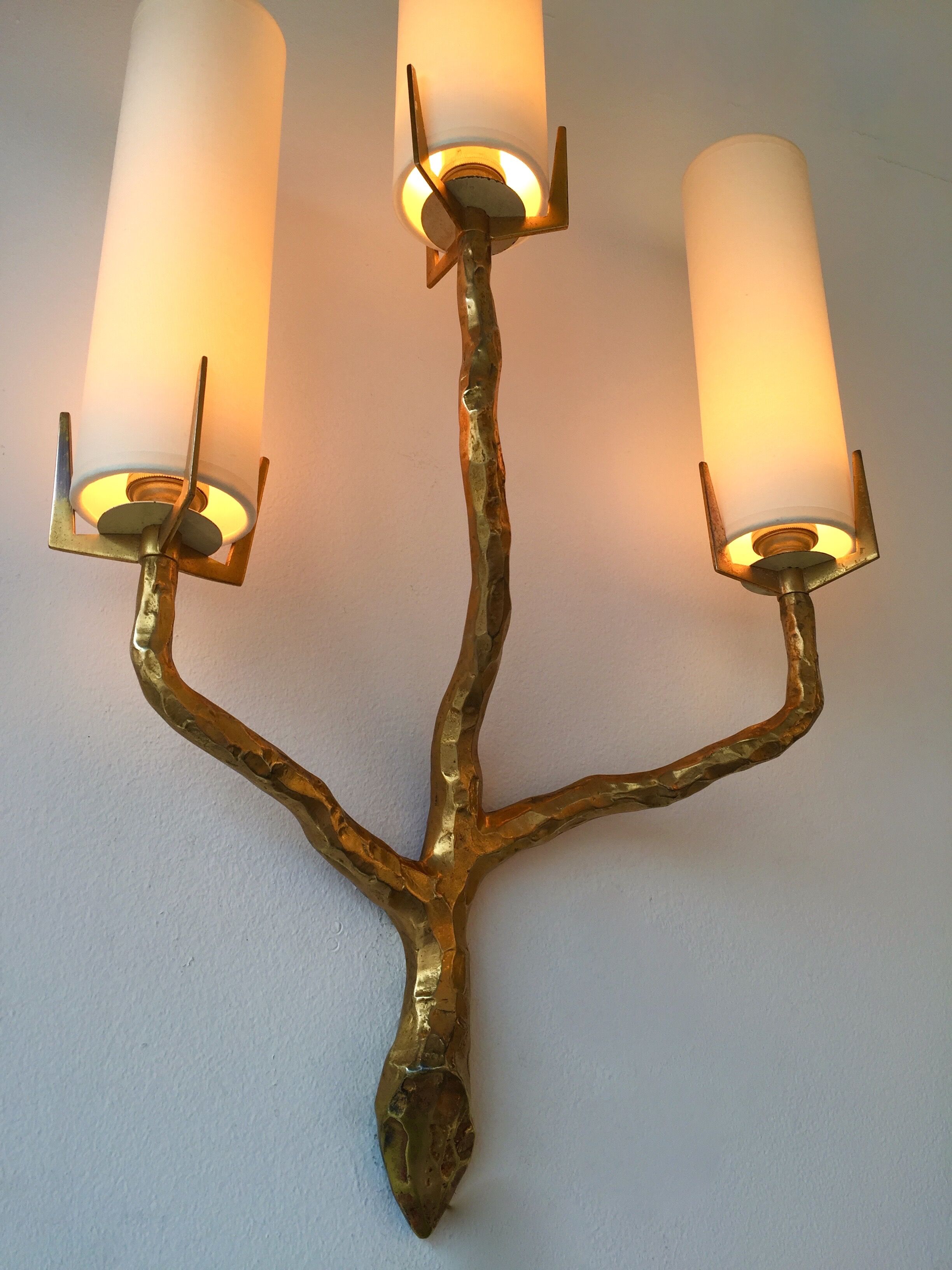 Arlus Publisher. Pair of appliques in gilded bronze