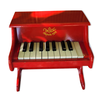 Vintage piano