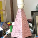 Pyramidal lamp base in Brussels porcelain with pink terrazzo effect