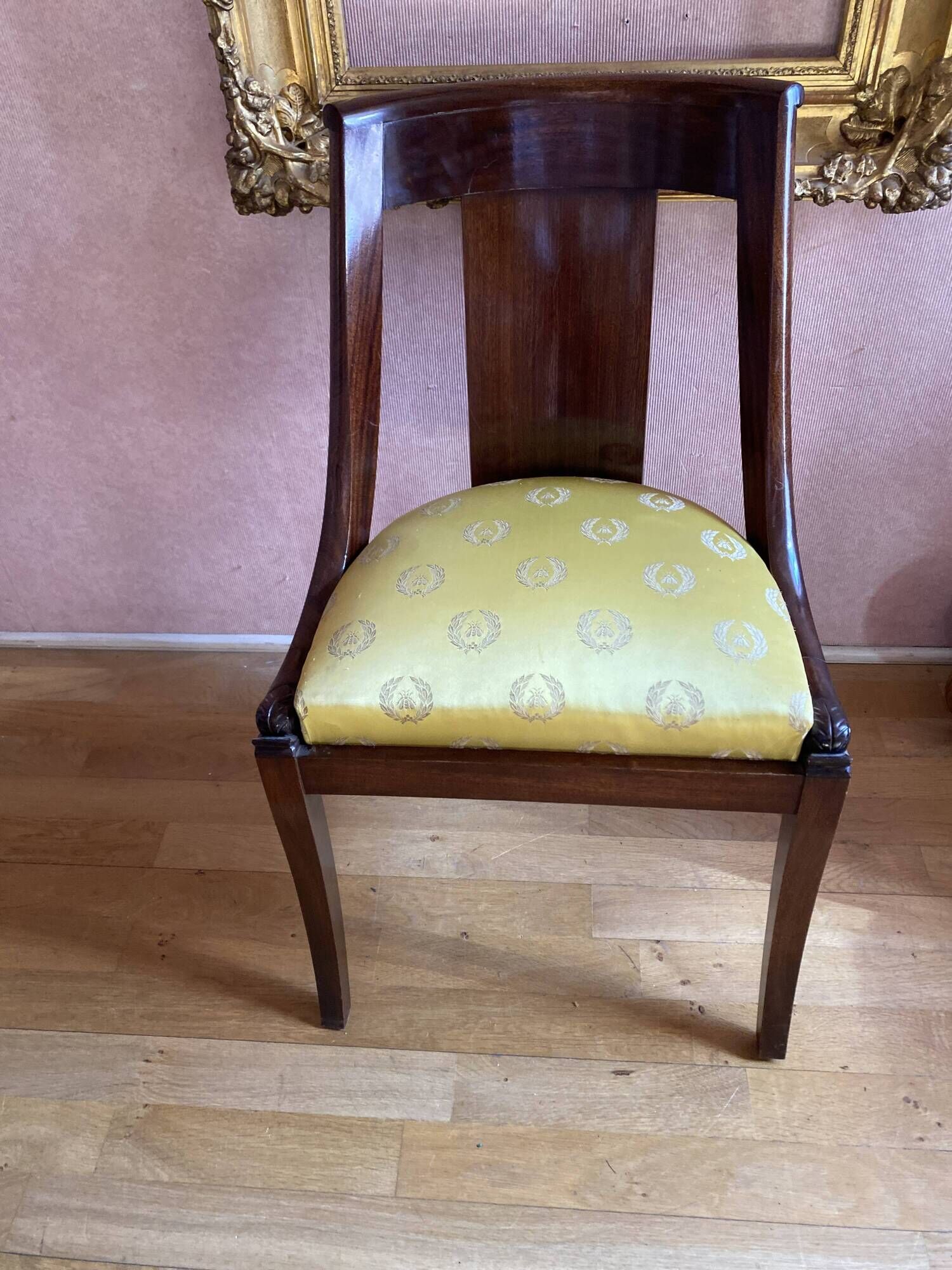 6 mahogany gondola chairs.