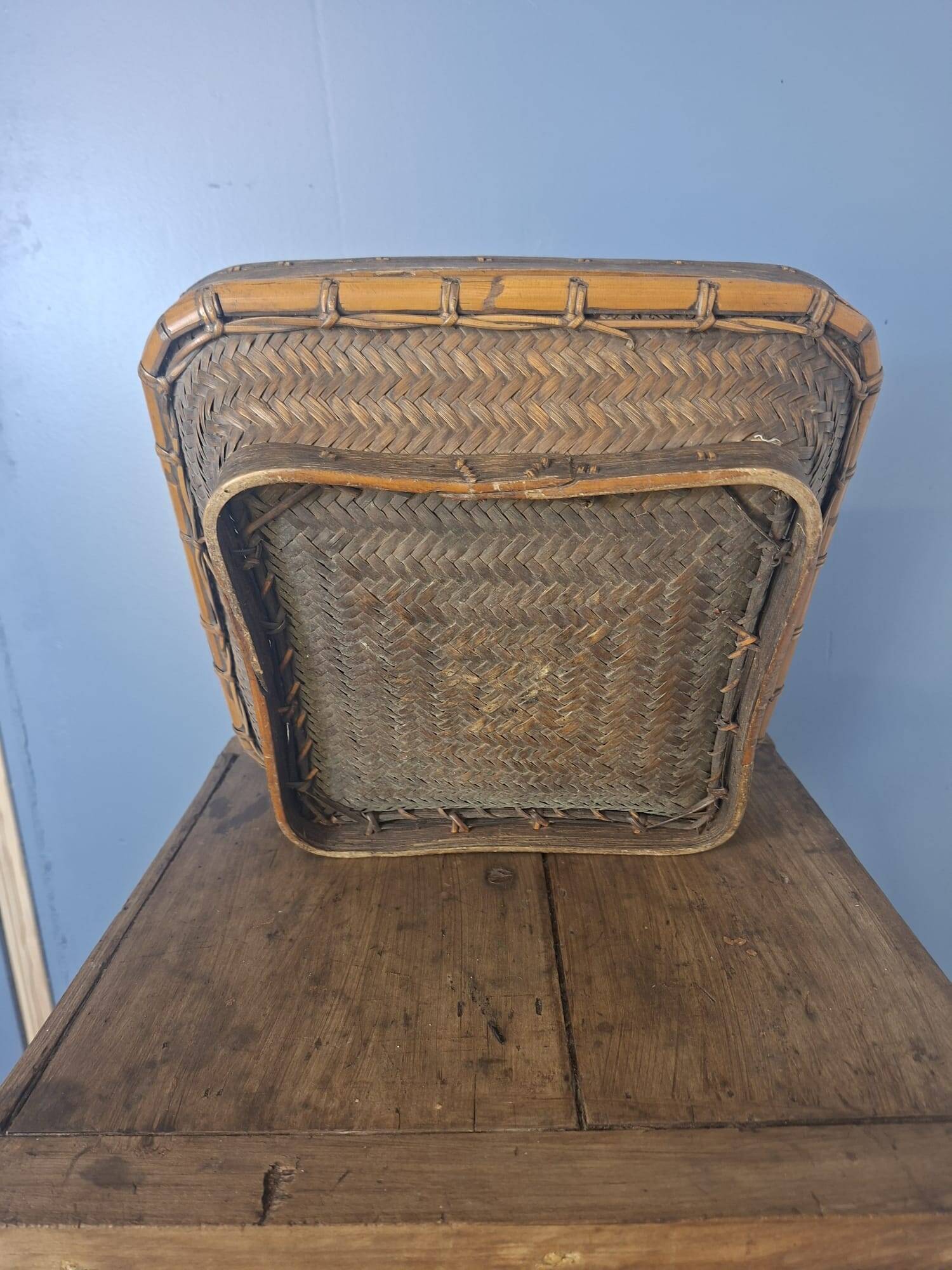 Antique Chinese woven bamboo basket with lid — 19th/20th century