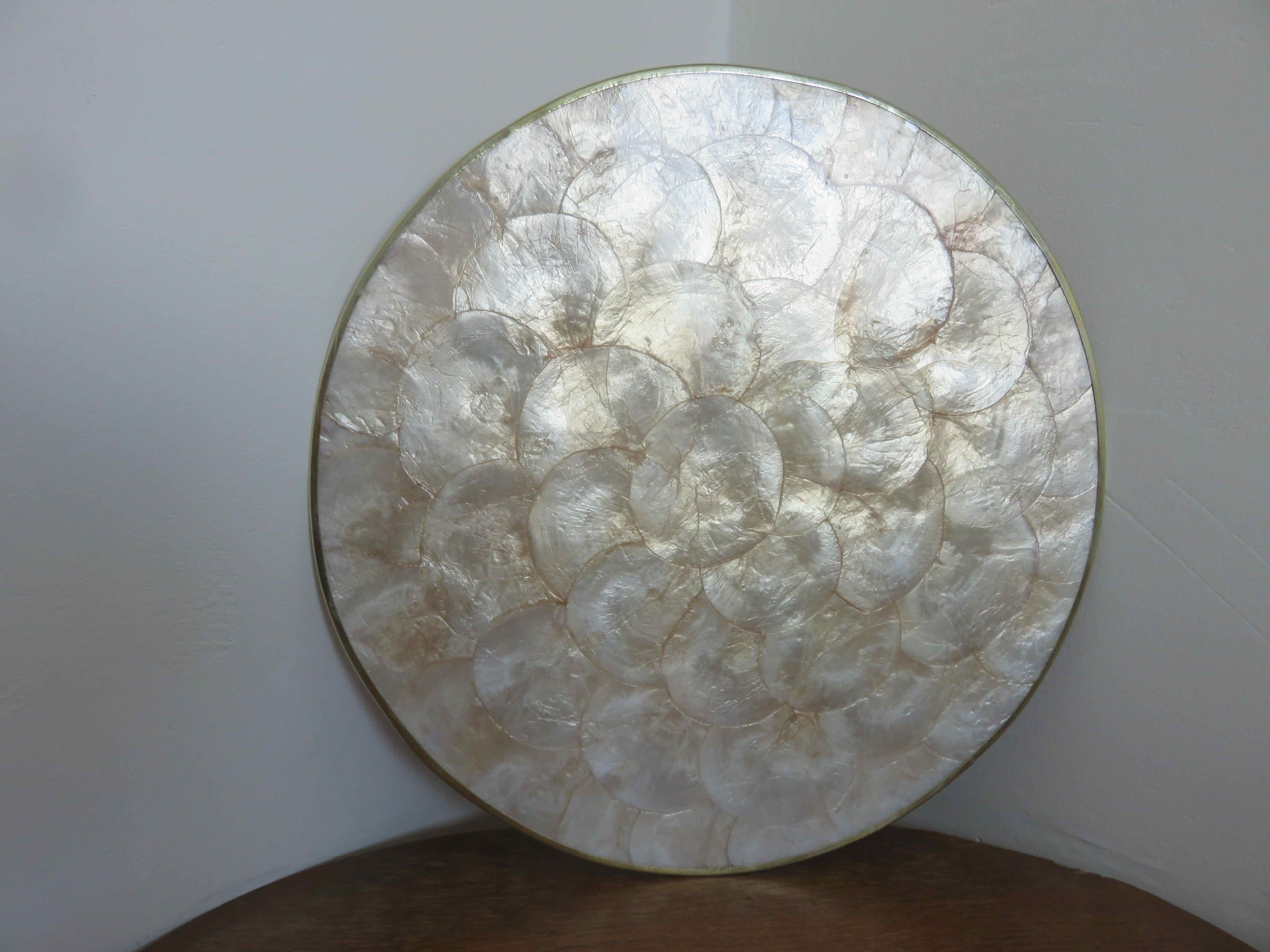 Set of 5 under-plates in mother-of-pearl and brass 70s