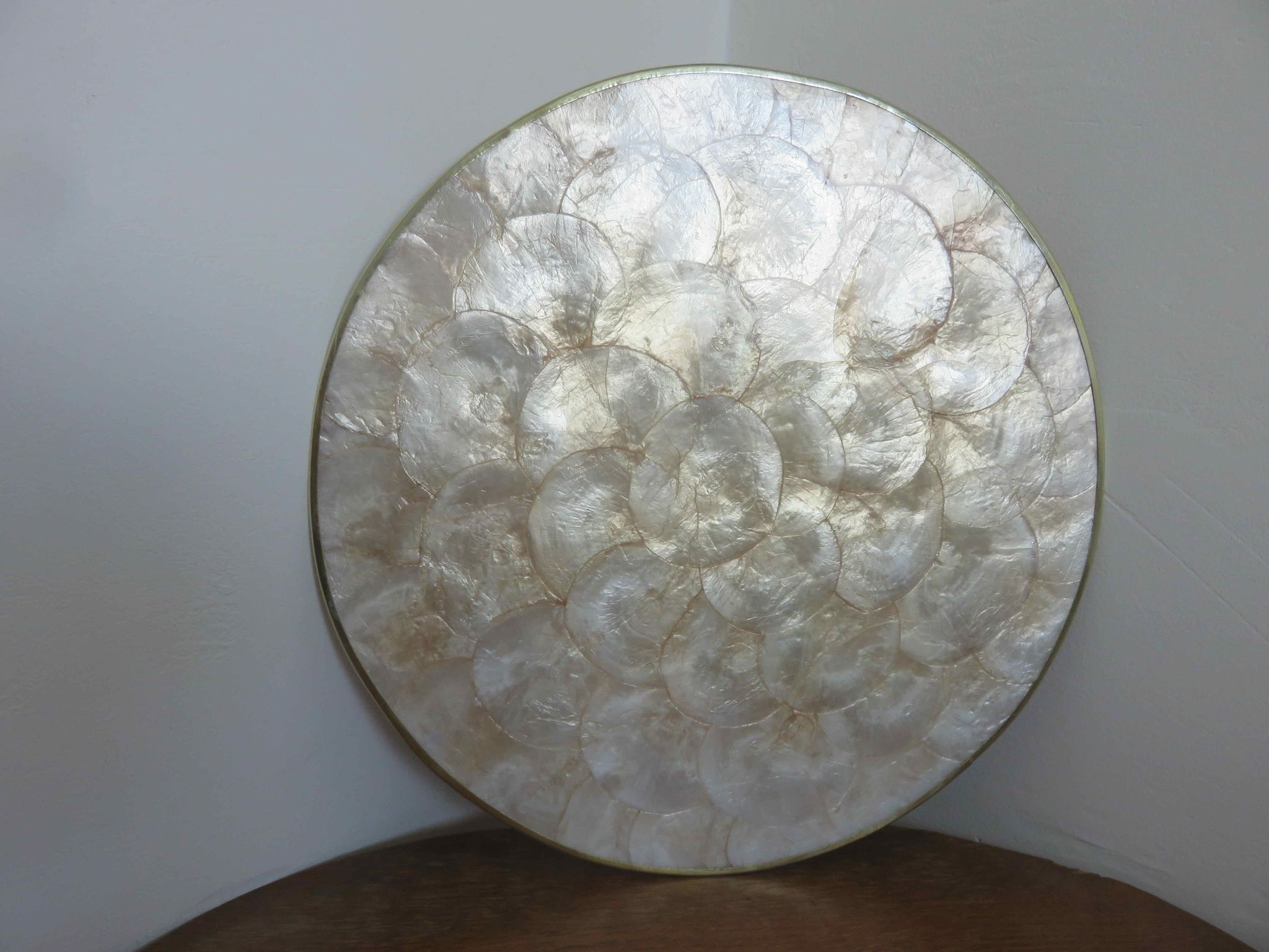 Set of 5 under-plates in mother-of-pearl and brass 70s