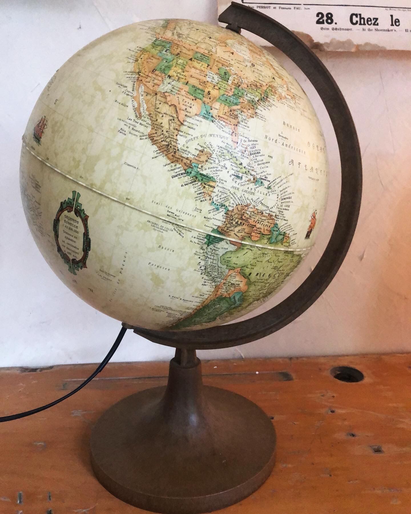 Vintage luminous globe