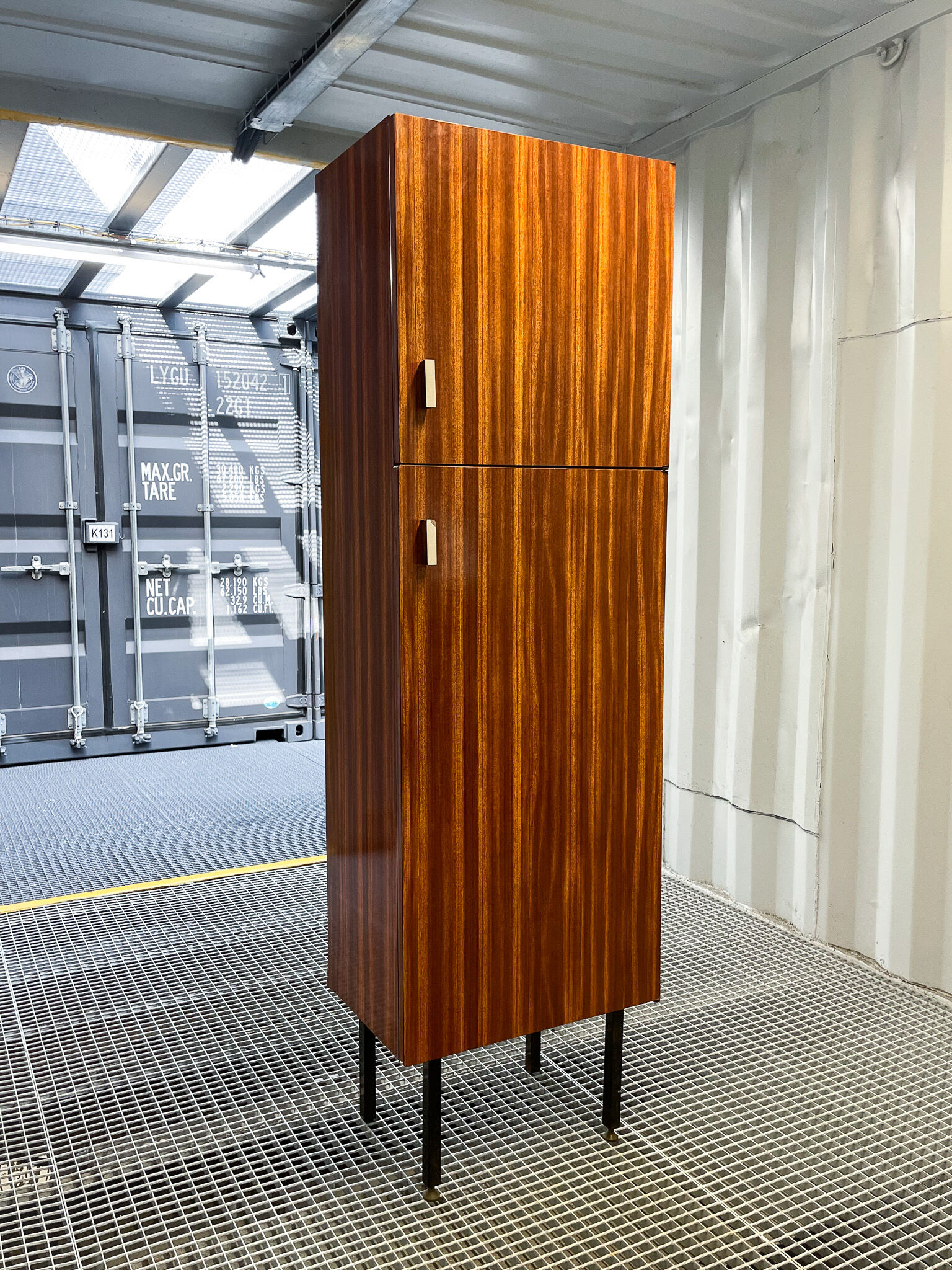 Complete kitchen in formica from the 60s