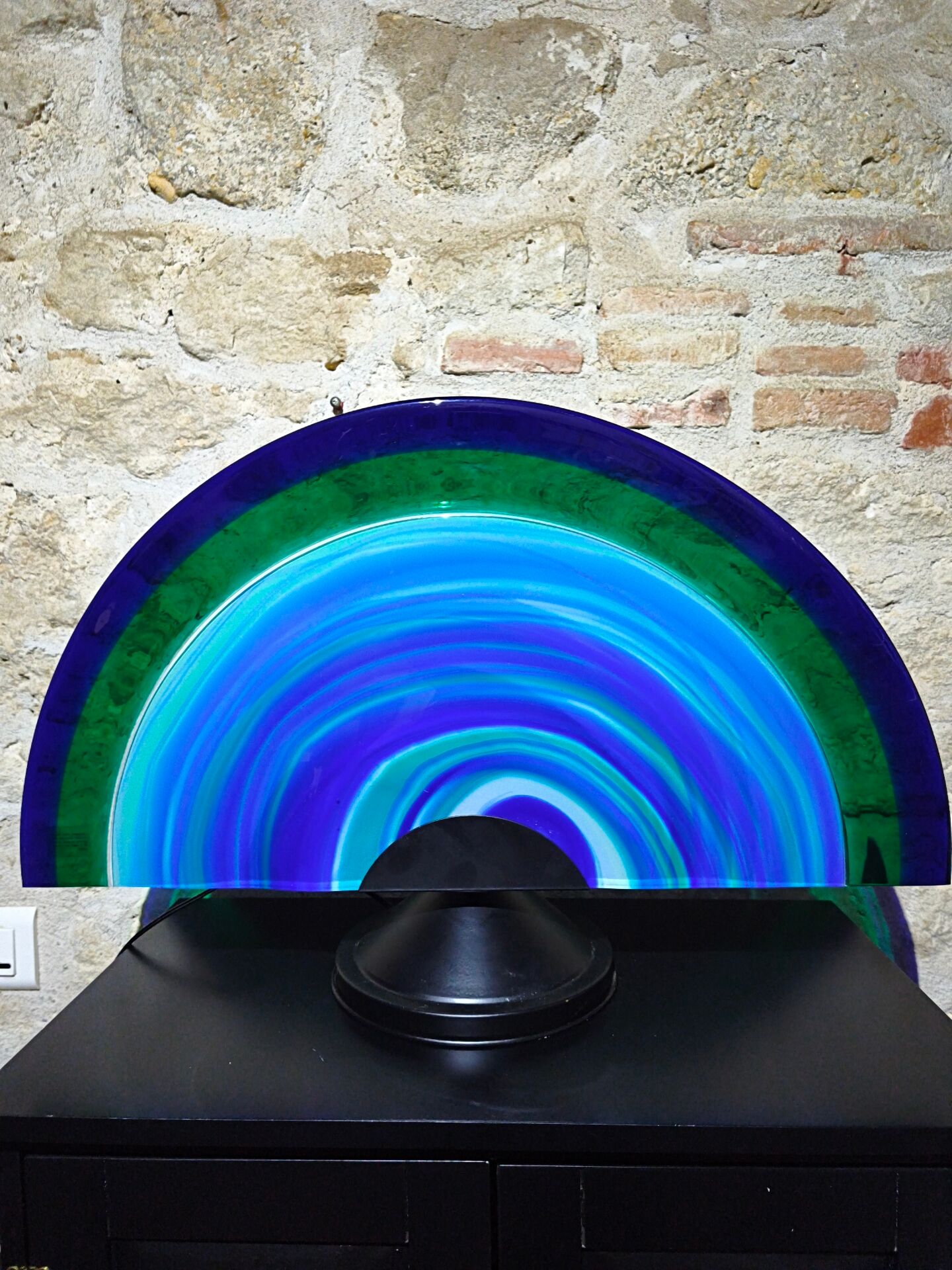 Magnificent table lamp / luminous sculpture in Italian art glass.