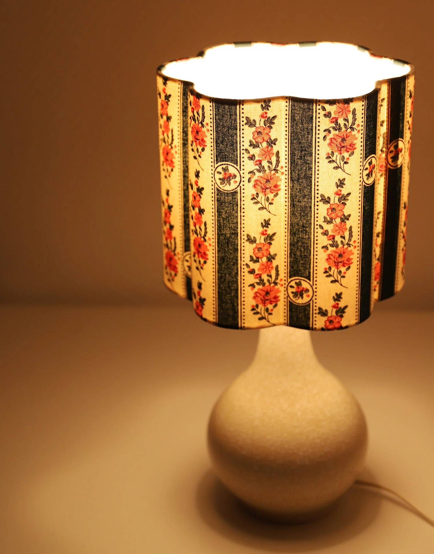 Flower-shaped lampshade Flora "green overmount"