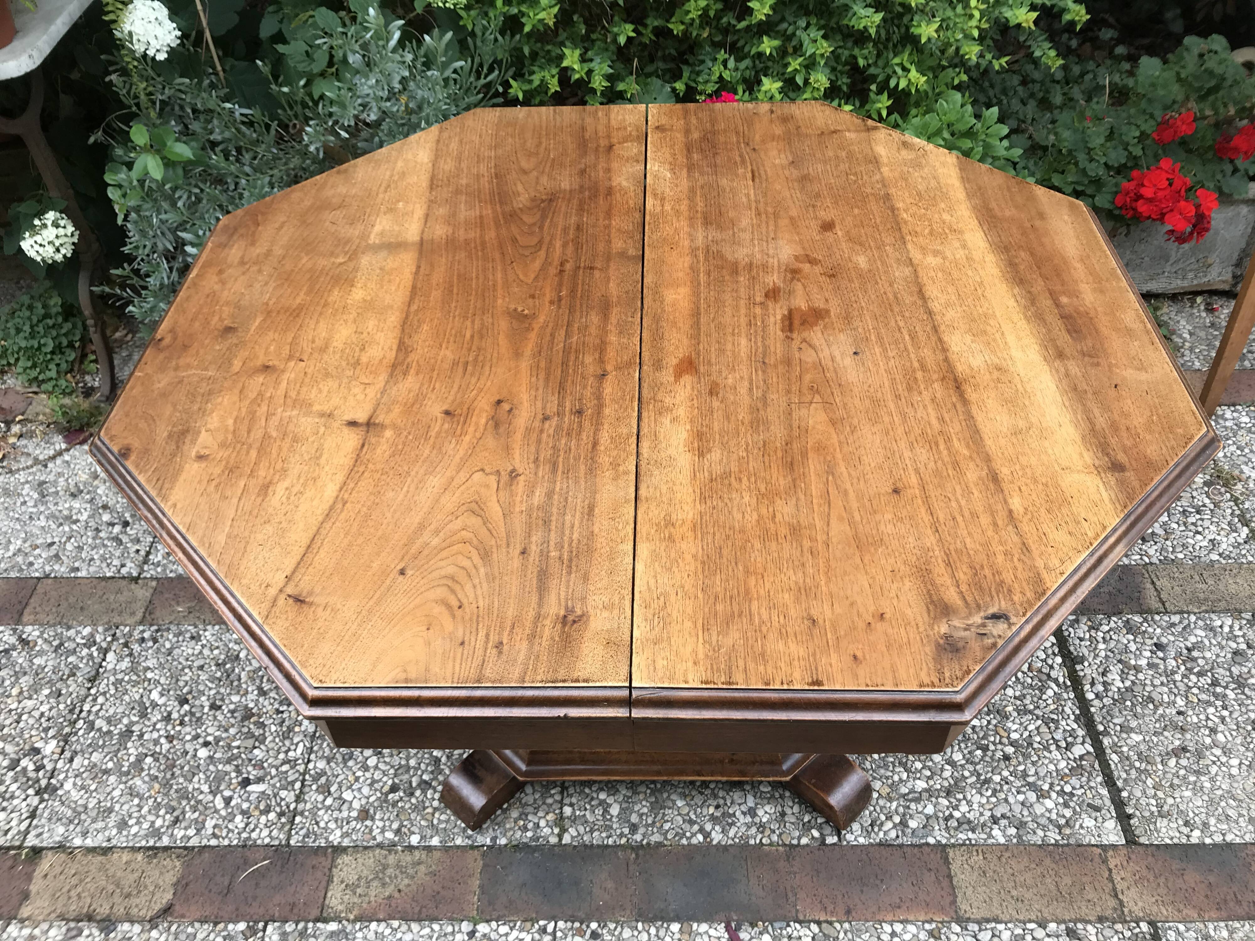 Octagonal dining table