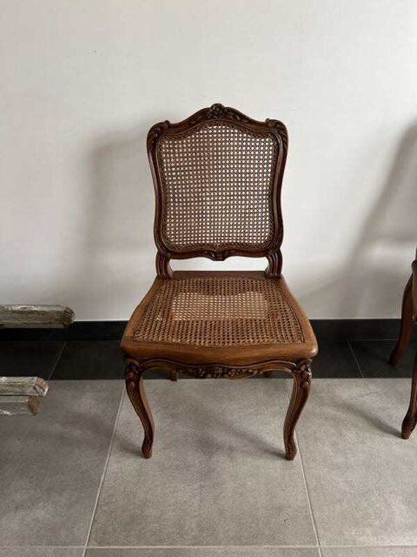 Lot de 6 chaises Louis XV cannees en noyer
